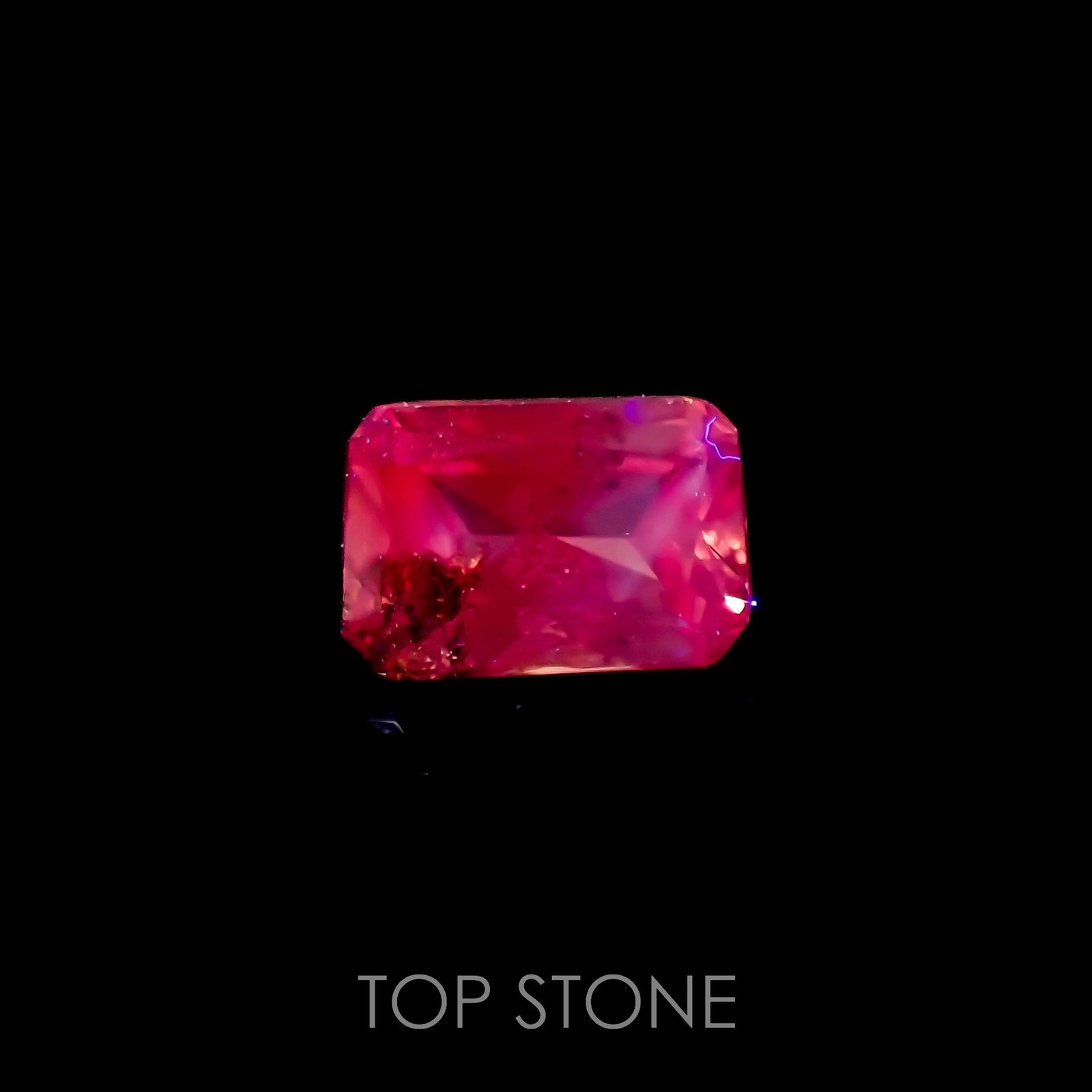 ウィンザーサファイア(宝石名サファイア)タンザニア・ウィンザー産 0.30ct 識別済[220817397]4.5x3mm前後