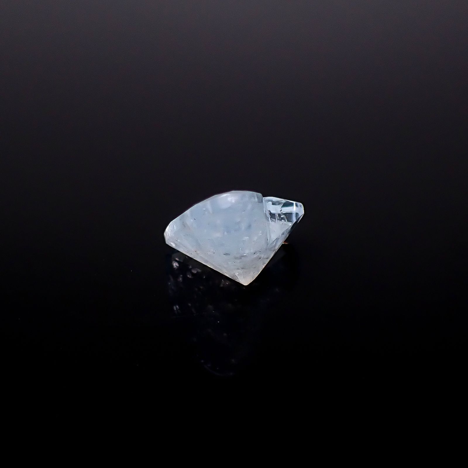 イリデッセンスアクアマリン ブラジル産 2.62ct / 9.4x11.4mm前後 [250730851]