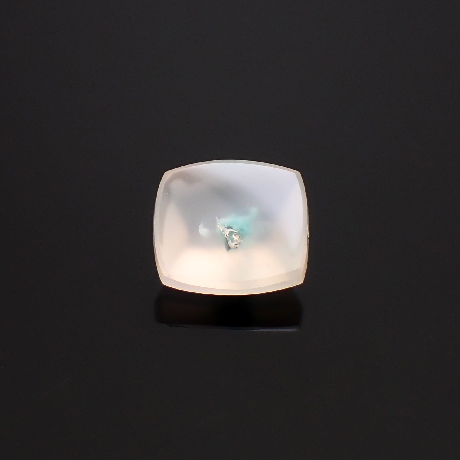コッパークリソコラインカルセドニー インドネシア産 4.77ct / 11.2x9.9mm前後 [260932795]