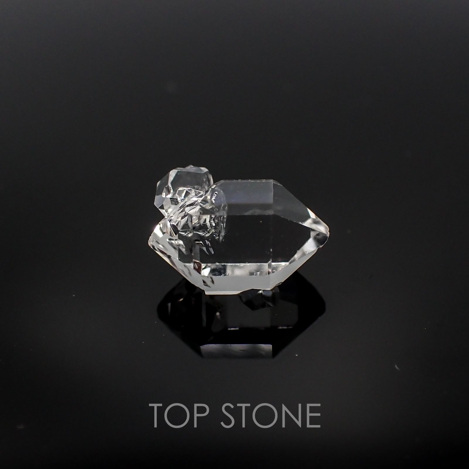 ハーキマーダイヤモンド(宝石名クォーツ) アメリカ・ニューヨーク州産 原石・結晶 3.03ct 識別済[20117556]11.1×8.5mm前後