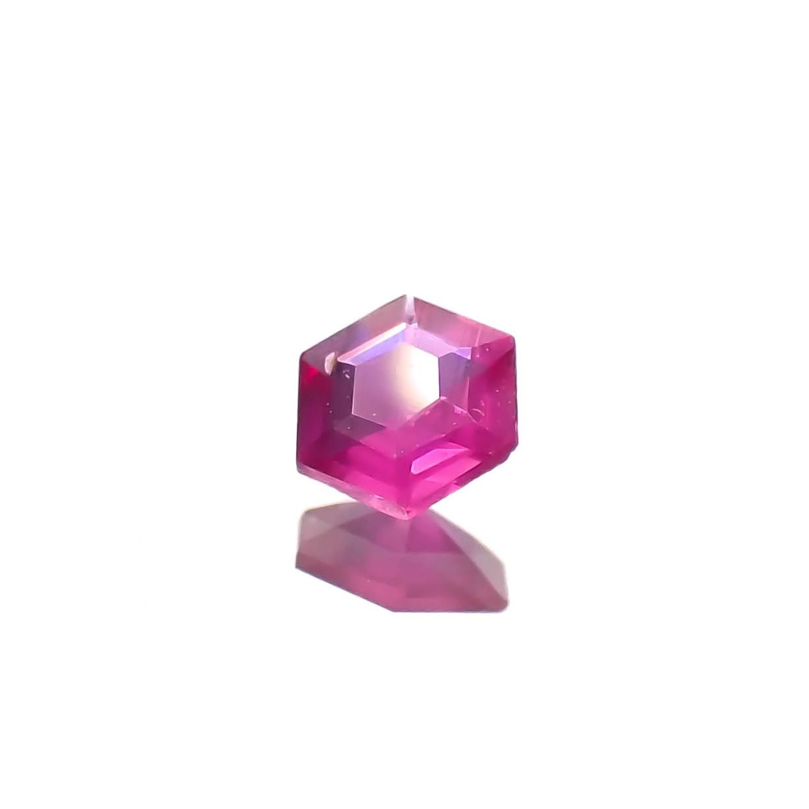 ◇ヘキサゴンカット◇ルビー 非加熱 モザンビーク産 0.11ct / 3x3mm前後 [240427102]