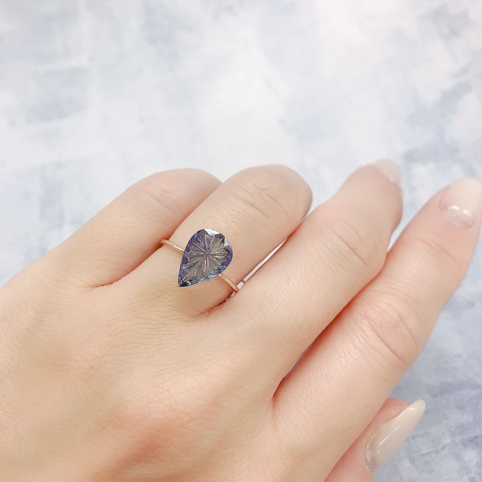 ◇甲州貴石切子Plus Three◇バイカラータンザナイト カード付き(宝石名タンザナイト)タンザニア産 2.22ct ソ付[220616081]11.4x8mm前後