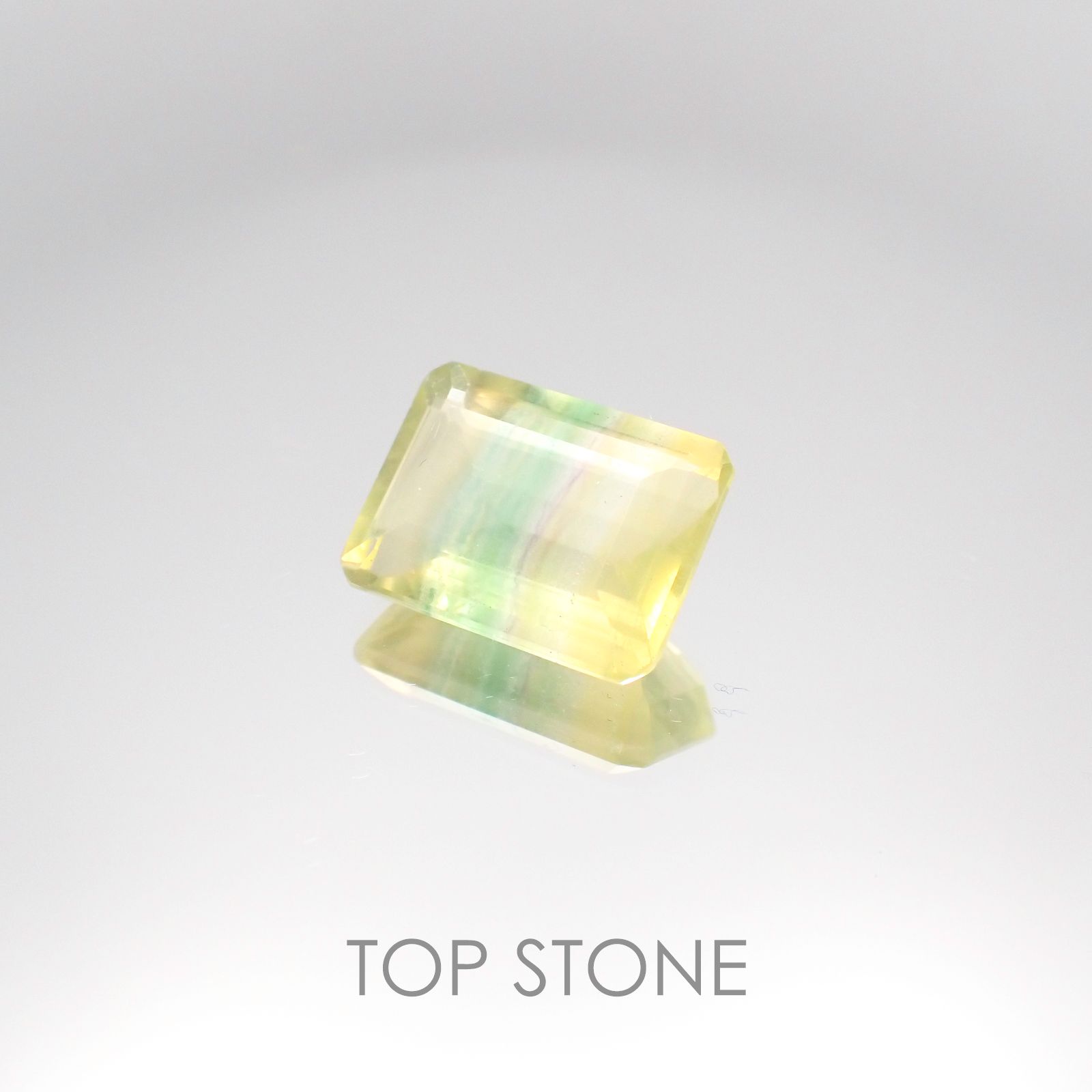 バイカラーフローライト ブラジル産 ルース 7.97ct[20107068]13.7×10.1mm前後