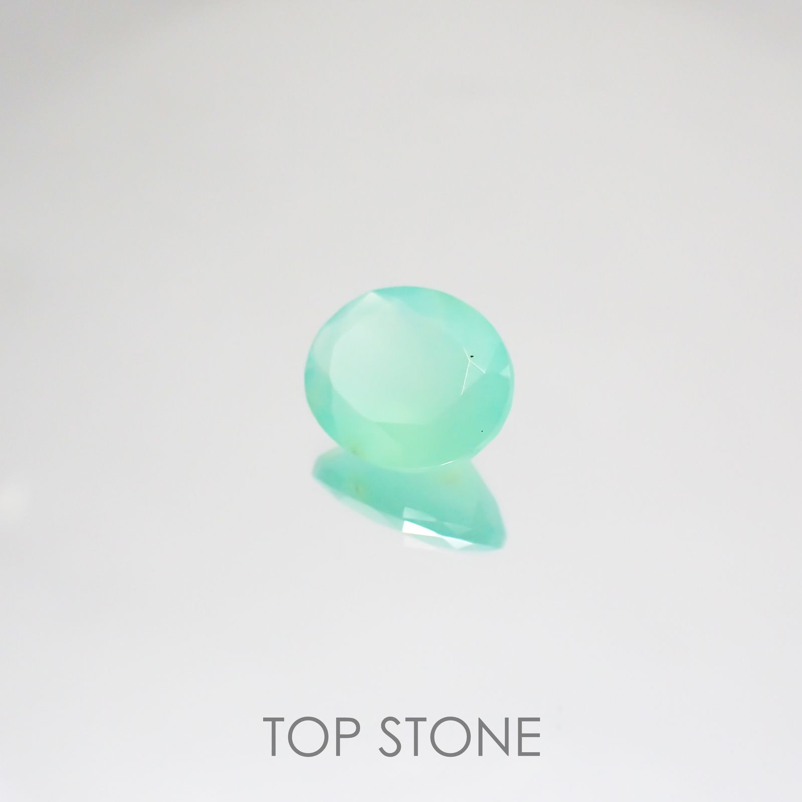 グリーンオパール(宝石名コモンオパール) 南アフリカ産 2.29ct 識別済[210510754]10.1×8.2mm前後