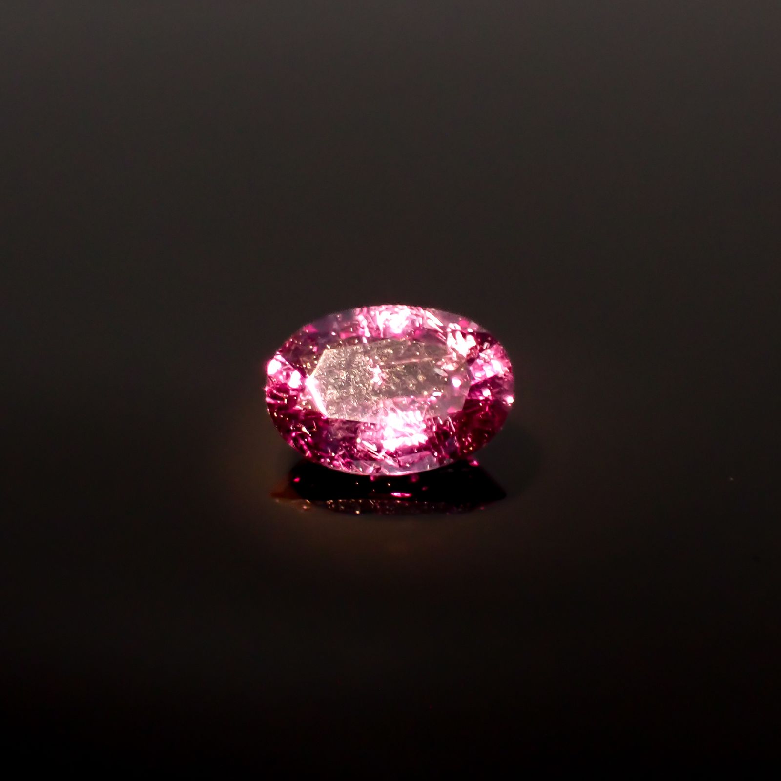 ベキリーブルーガーネット（カラーチェンジガーネット アレキタイプ） マダガスカル・ベキリー産 0.81ct[240628289]7x4.9mm前後