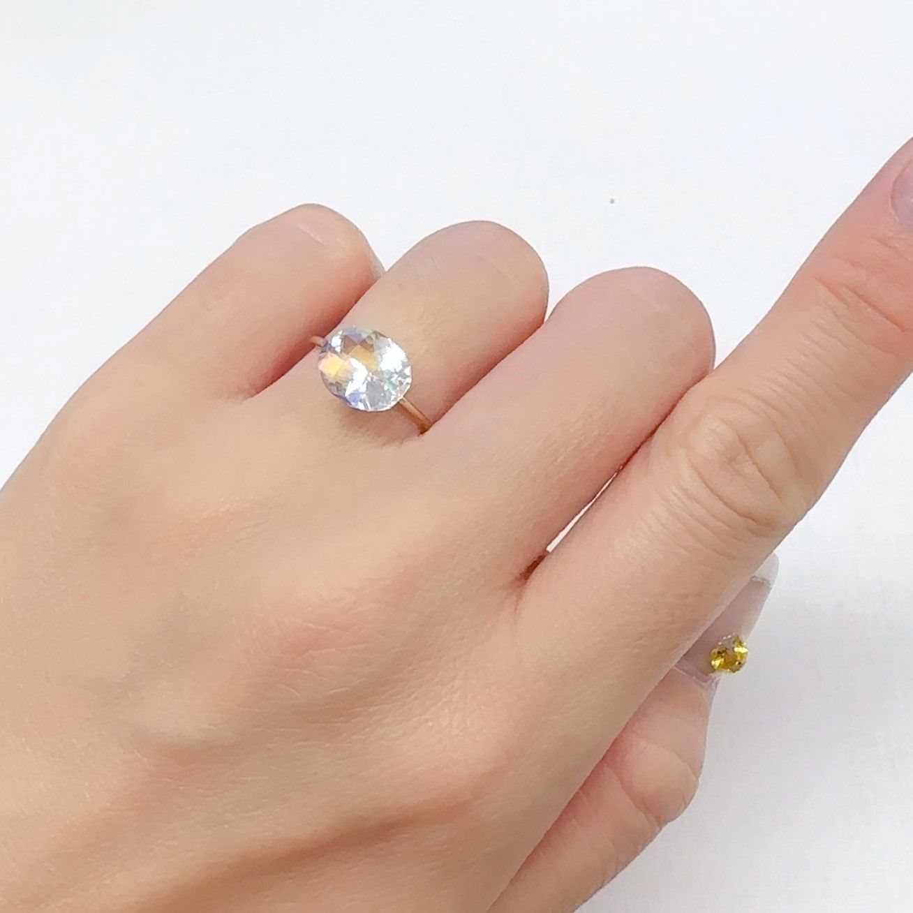 レインボームーンストーン マダガスカル産 2.52ct[240728566]10x8.3mm前後