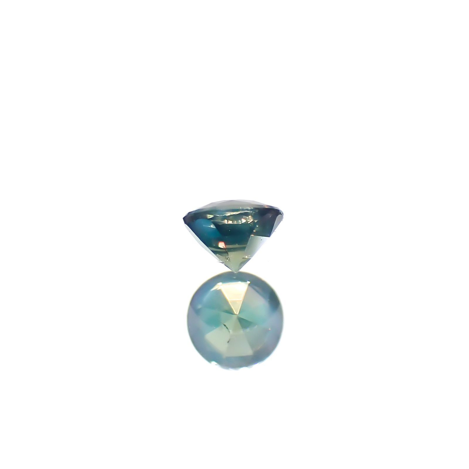 シルキーアレキサンドライト ブラジル産/EmeraldMains社製 0.048ct[240527618]2.2x2.2mm前後