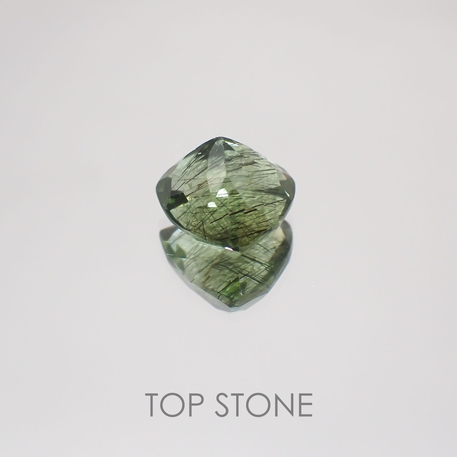 ルドウィジャイトインペリドット  パキスタン産 ルース 3.41ct[20128794]9.5×9.5mm前後