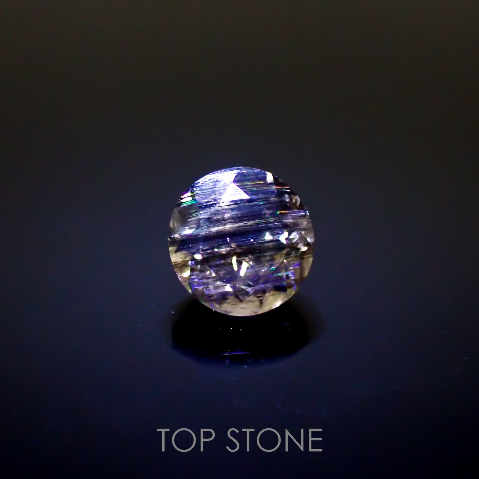 レインボースキャポライト ブラジル産 0.88ct[220817522]6x5.9mm前後