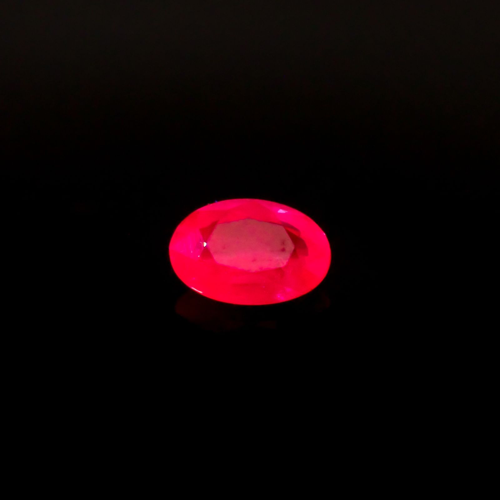 ルビー ビルマ/モザンビーク産 0.59ct [241029392]6.1x4.2mm前後