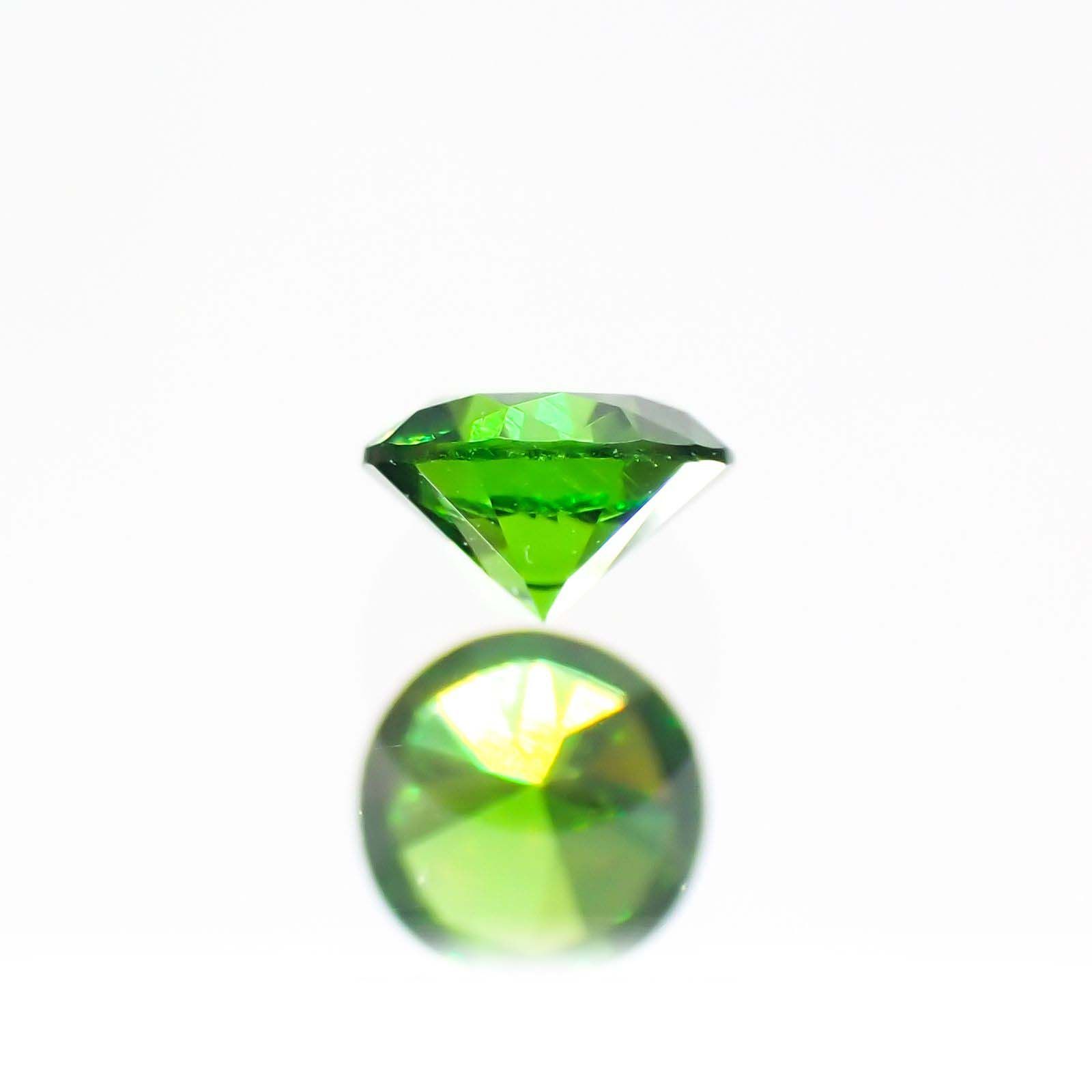 デマントイドガーネット(宝石名デマントイド・ガーネット)ロシア産 0.125ct ソ付(彩珠)[230622499]3x3mm前後