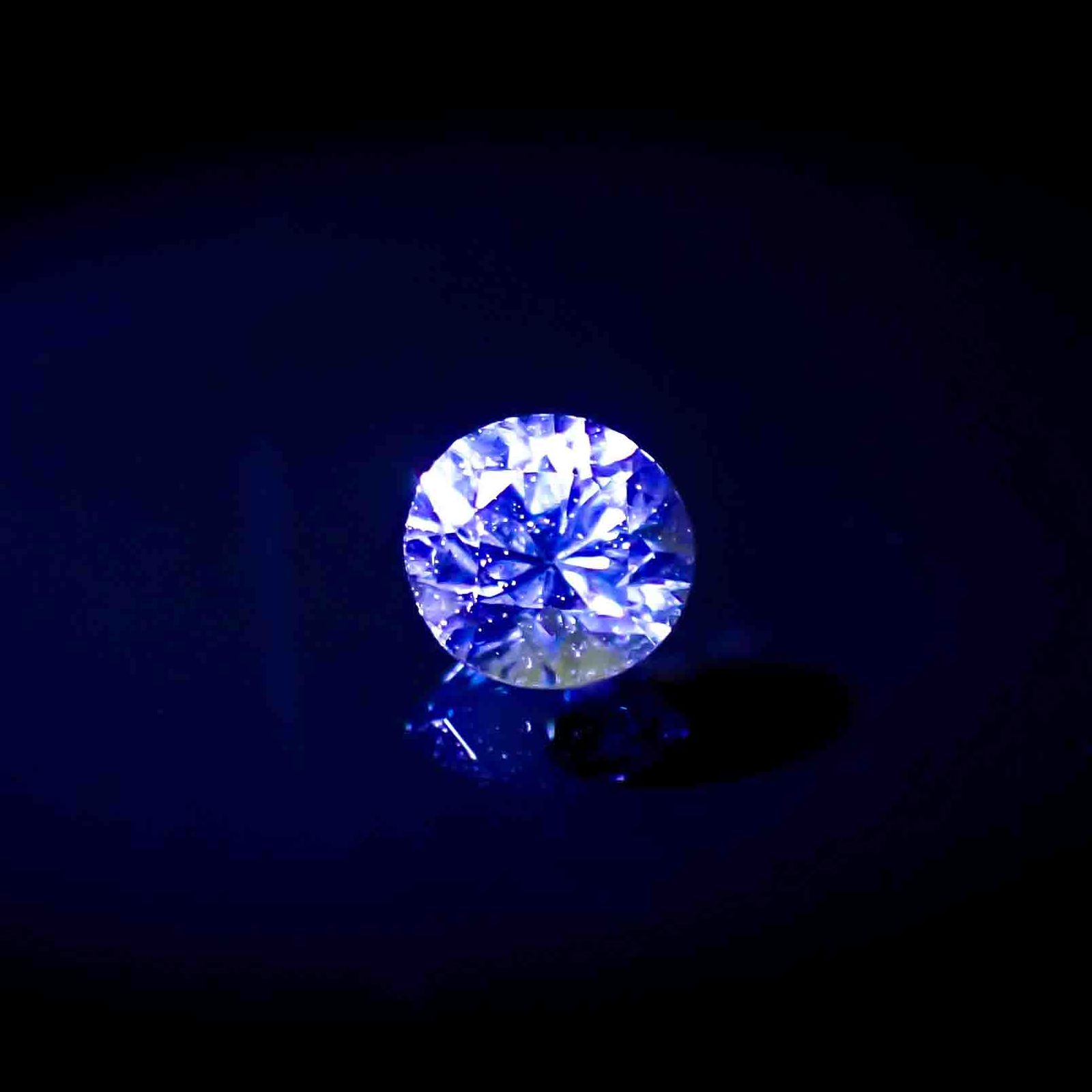 リバースカラーチェンジジルコン ミャンマー・モゴック産 0.38ct[240929167]4.1x3.9mm前後