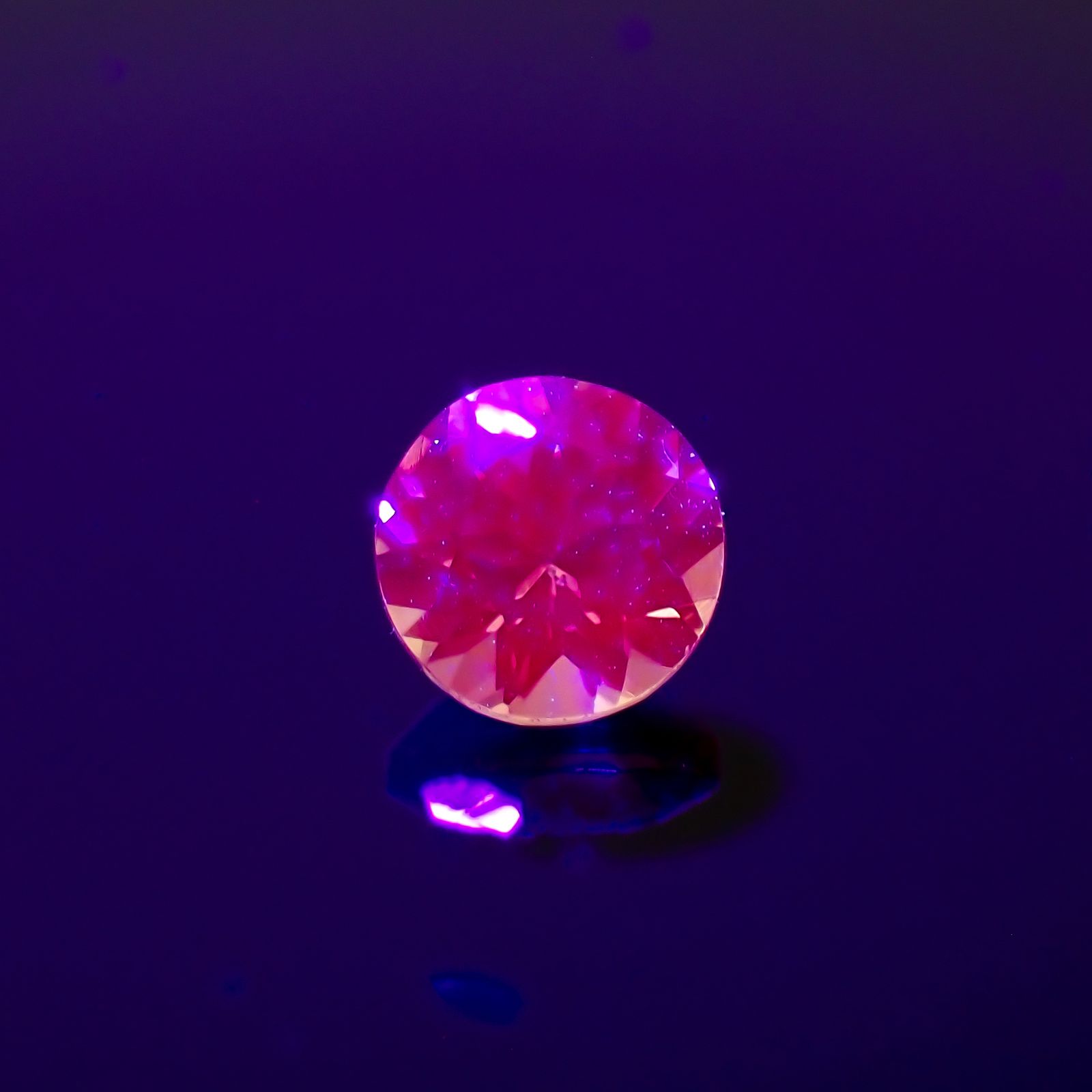 ドラゴンガーネット タンザニア産 0.68ct[230923313]5.1x5mm前後