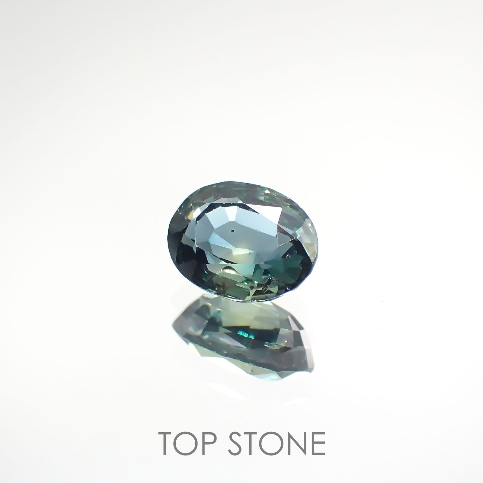 バイカラーサファイア(宝石名サファイア) マダガスカル/スリランカ産 1.768ct ソ付(彩珠)[210812473]7.8×6mm前後