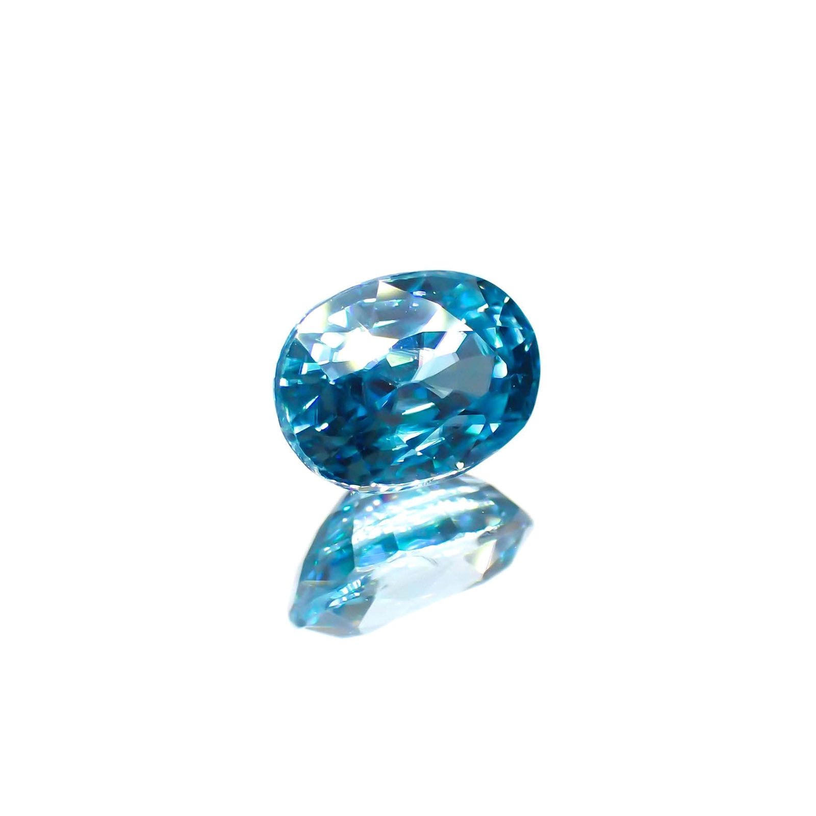 ブルージルコン(宝石名ジルコン)コロンビア産 識別済 2.27ct / 7.4x5.8mm前後 [231023830]