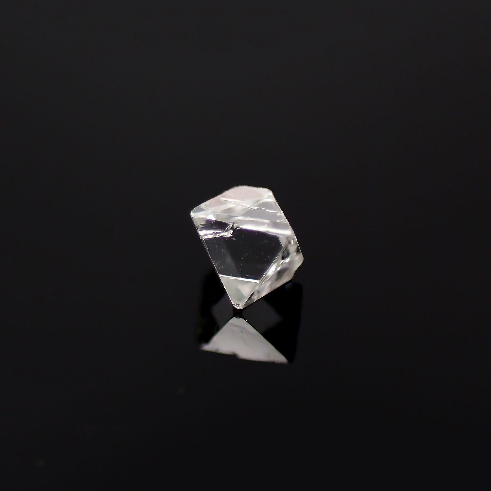 ソーヤブルダイヤモンド 原石 0.095ct [231023619]2.9x2.8mm前後