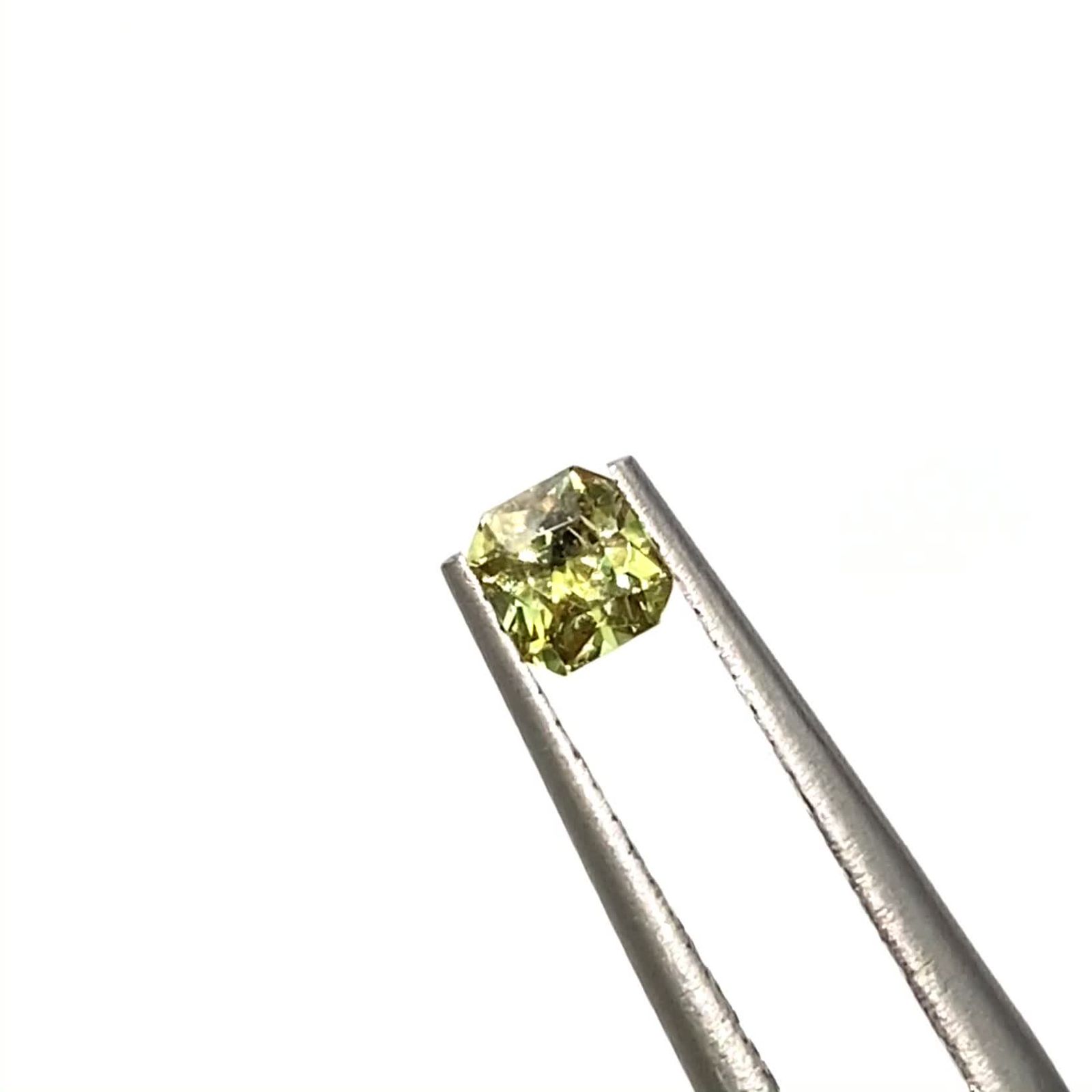 デマントイドガーネット ナミビア共和国産 0.23ct[230421376]3.6x3.3mm