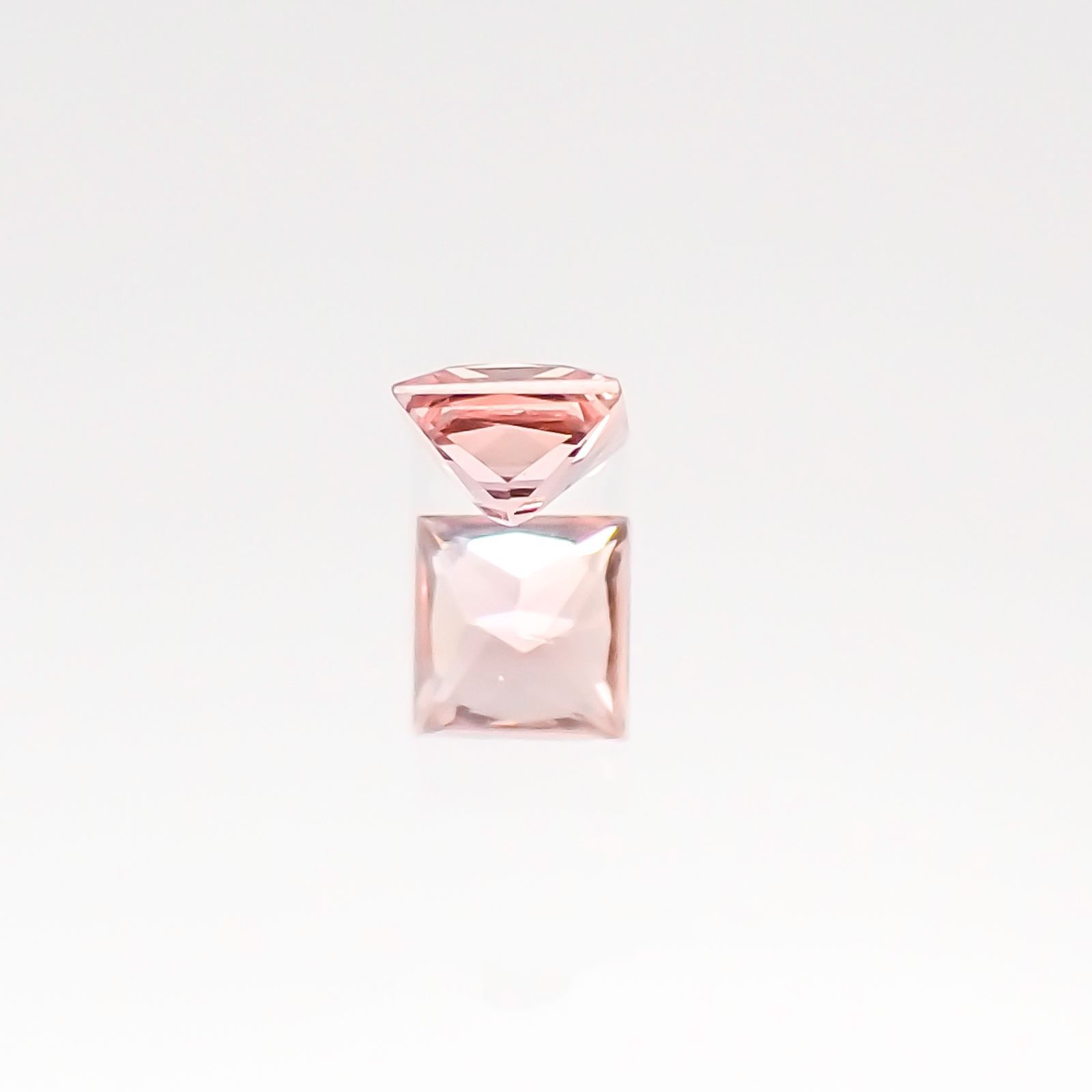 ◇プリンセスカット◇パパラチャサファイア ソーティング付き スリランカ産 ルース 0.094ct[20116961]2.47×2.4mm前後