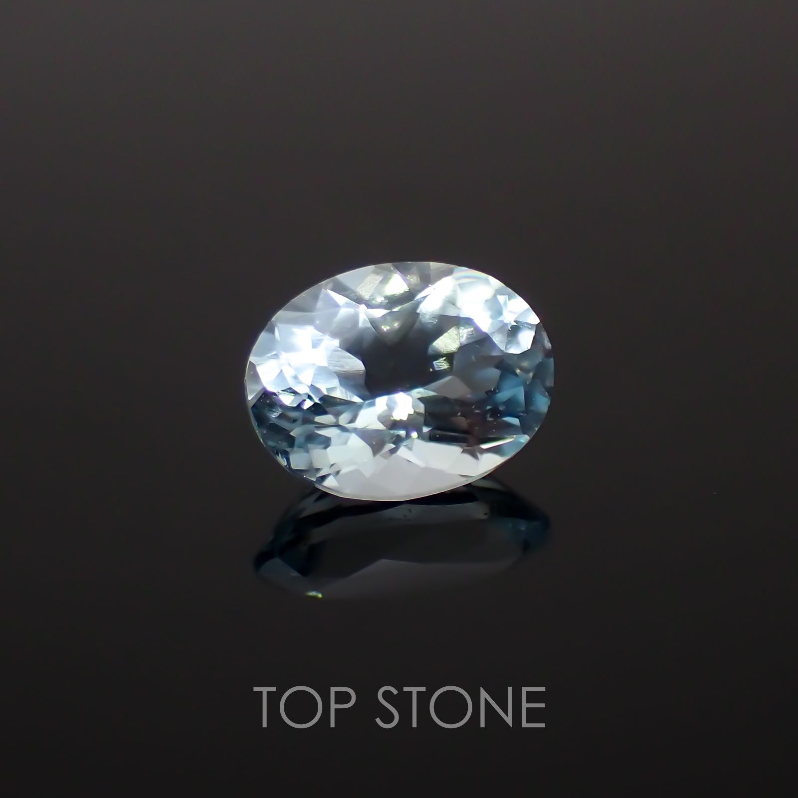 アクアマリン(宝石名アクアマリン) ナイジェリア産 0.72ct 識別済[19111503]6.8×5.2mm前後