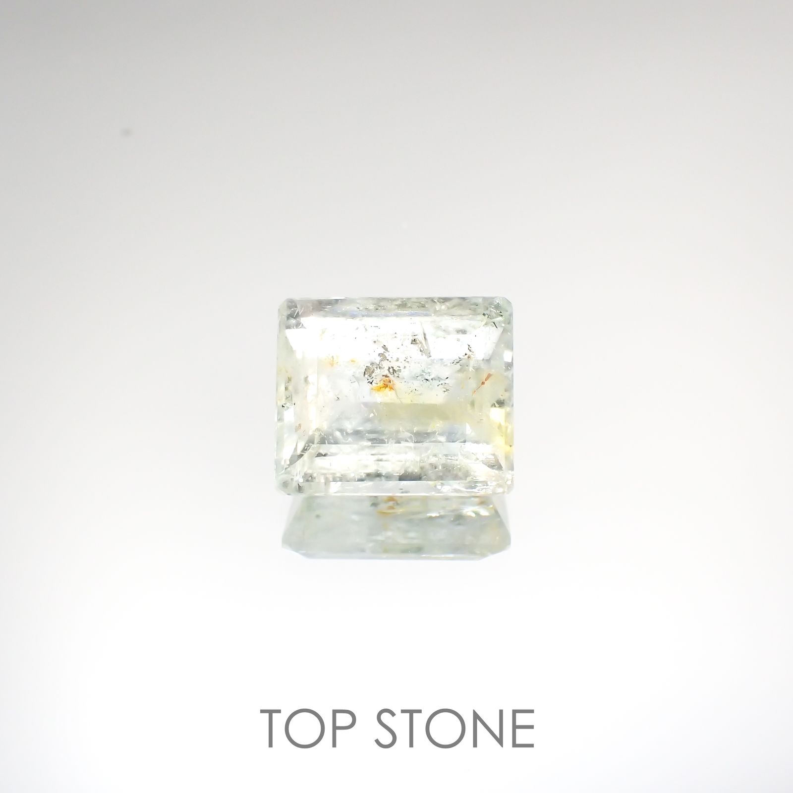 オーロラアクアマリン(宝石名アクアマリン) ブラジル産 4.75ct 識別済[210812715]11.2×9.4mm前後