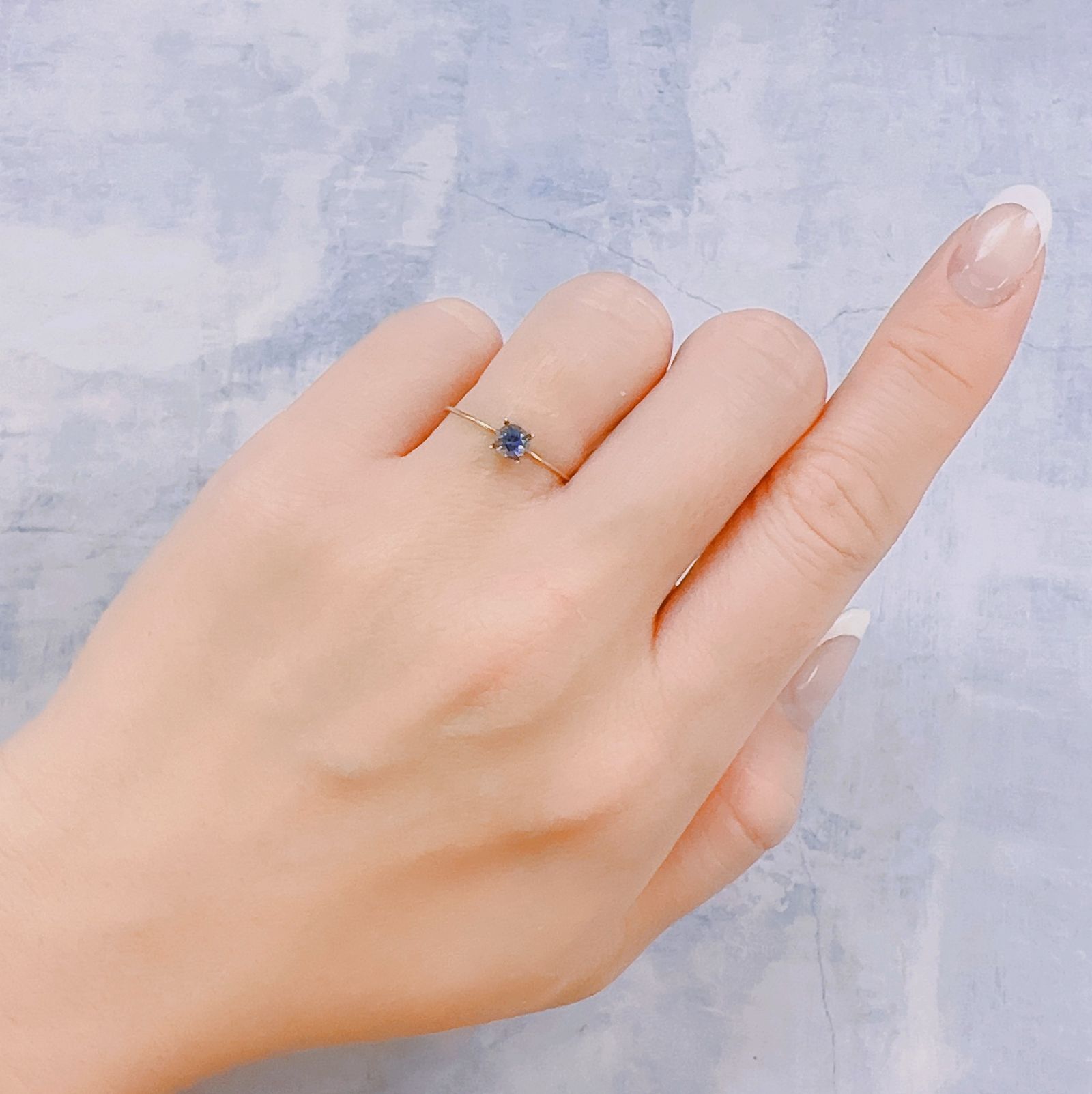 グレイッシュブルースピネル(宝石名スピネル)ビルマ/マダガスカル産 0.26ct 識別済[221219505]3.9x3.8mm前後