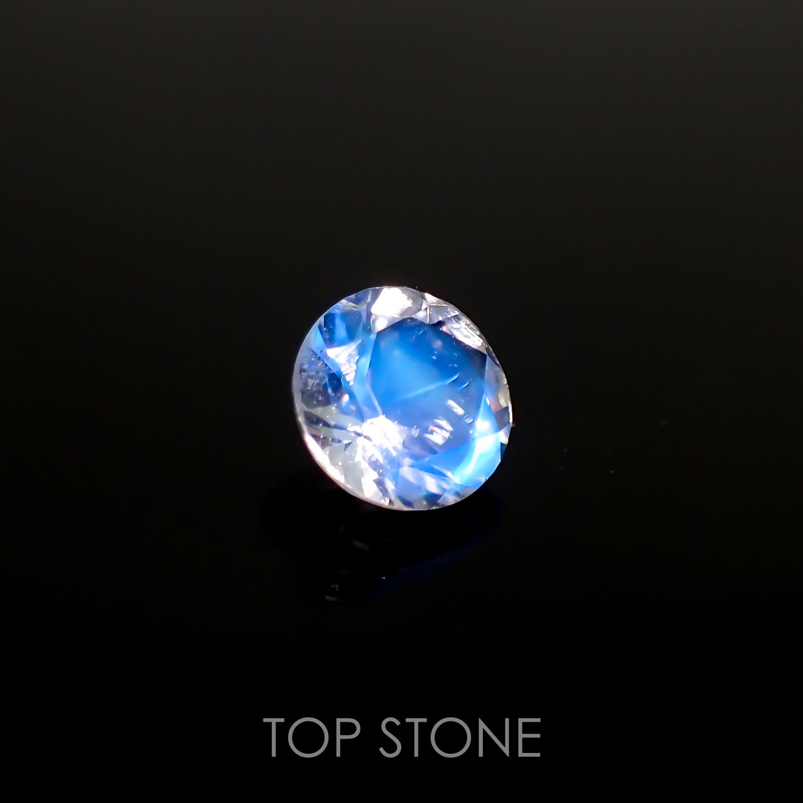 レインボームーンストーン(宝石名ラブラドライト)タンザニア産 0.75ct 識別済[220516038]6.2x6.1mm前後
