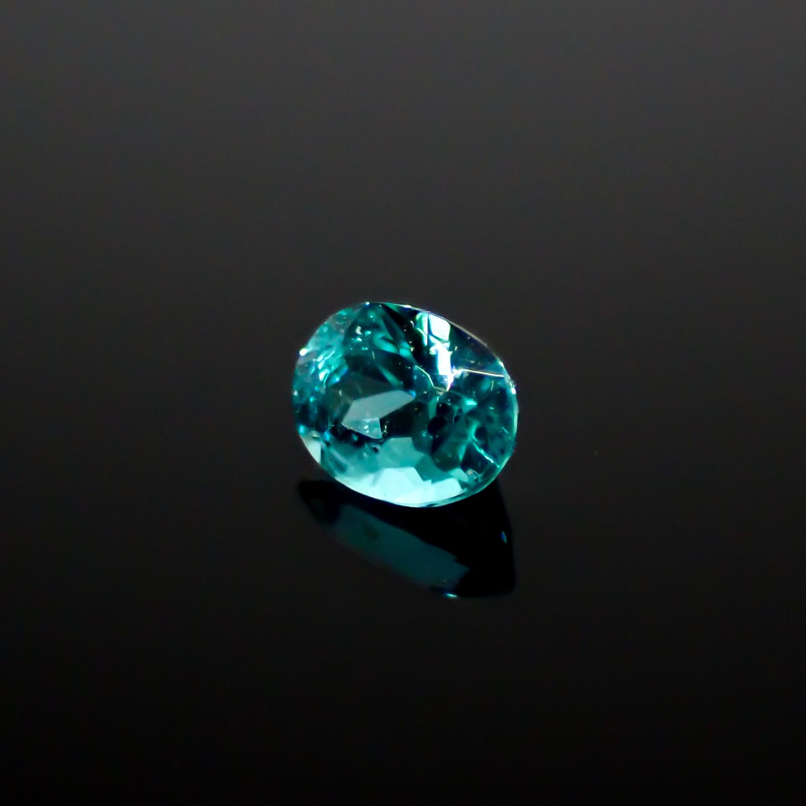 パライバトルマリン ブラジル・ムルング鉱山産 0.12ct[240928749]3.4x2.5mm前後