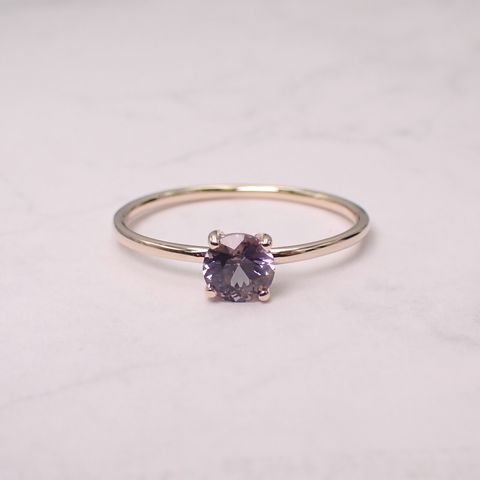 リング空枠：石留め▶ラベンダースピネル（お客様製作例）