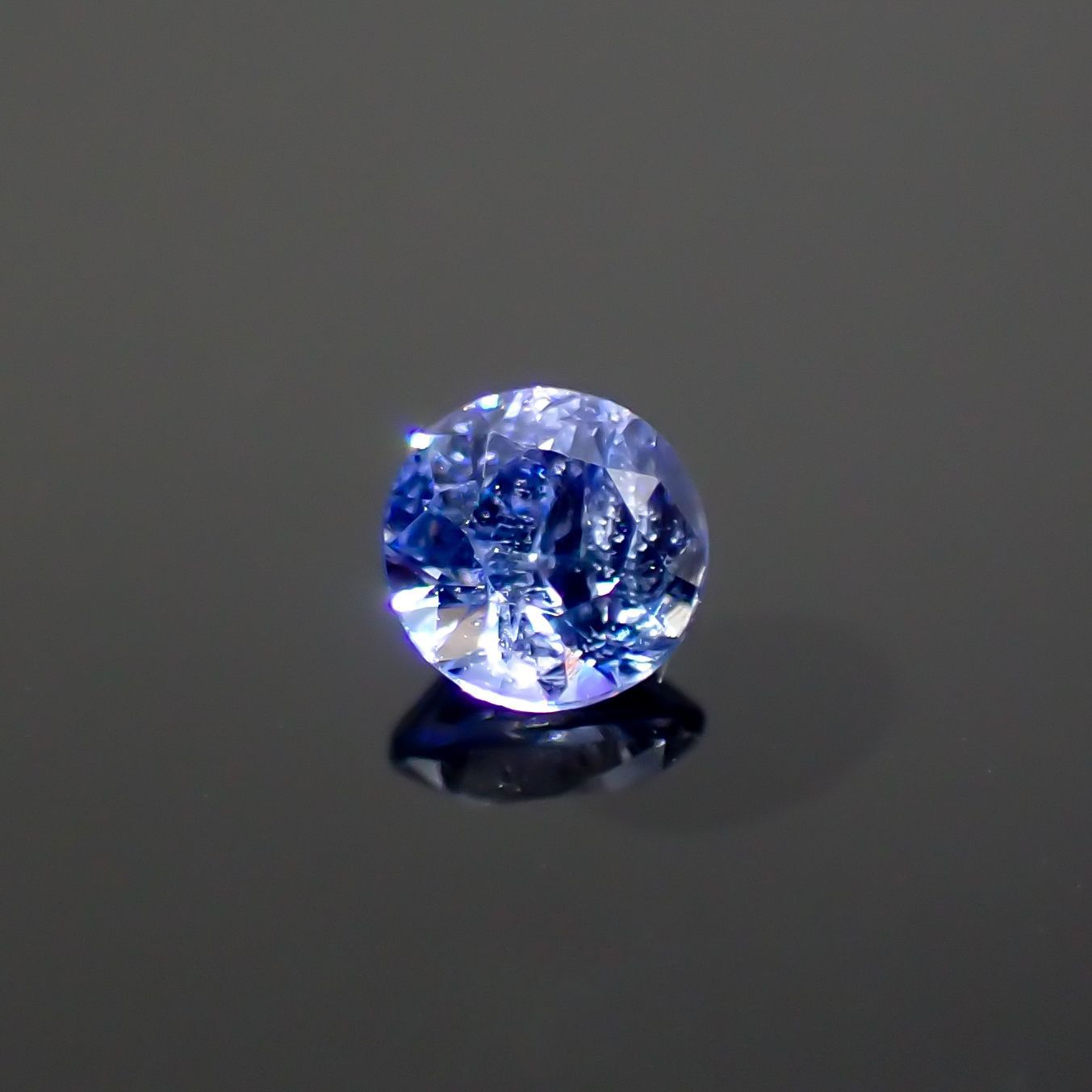 ベニトアイト(宝石名ベニトアイト) アメリカ・カリフォルニア産 0.11ct 識別済[210712169]2.8×2.8mm前後