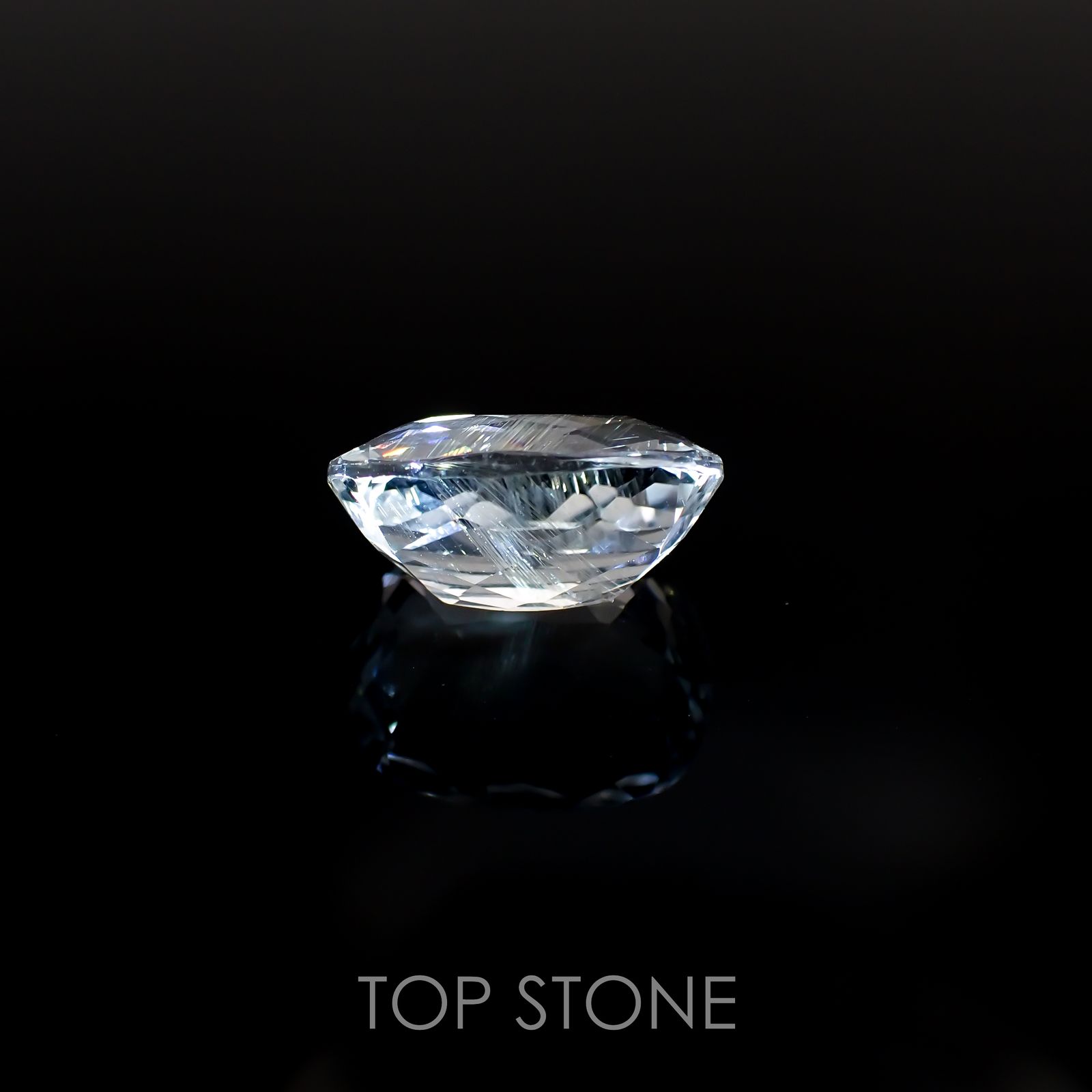 ニードルイントパーズ(チューブイントパーズ) ブラジル産 9.10ct[221018517]14x11mm前後