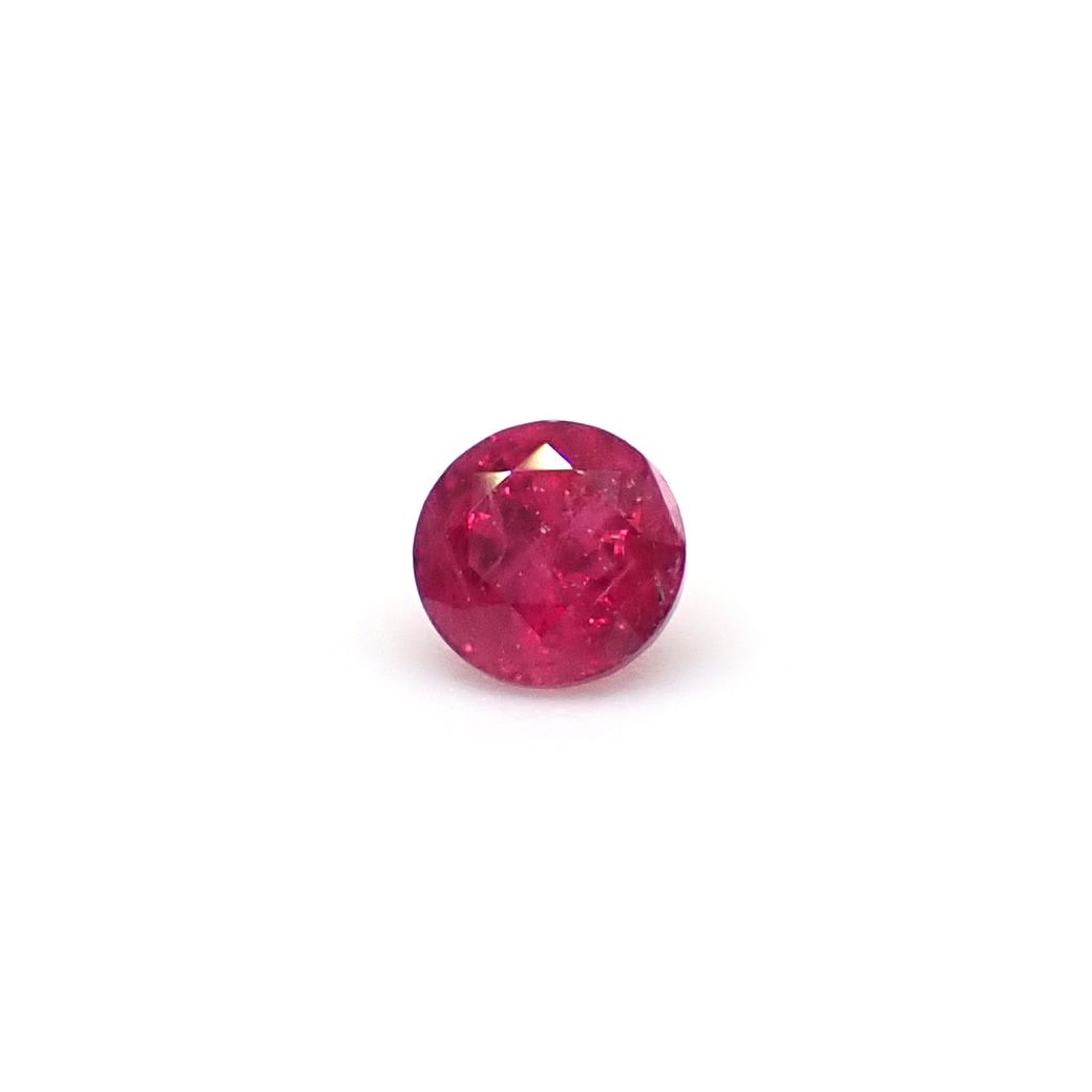 ルビー グリーンランド産 0.17ct / 3.1x3.1mm前後 [261033223]