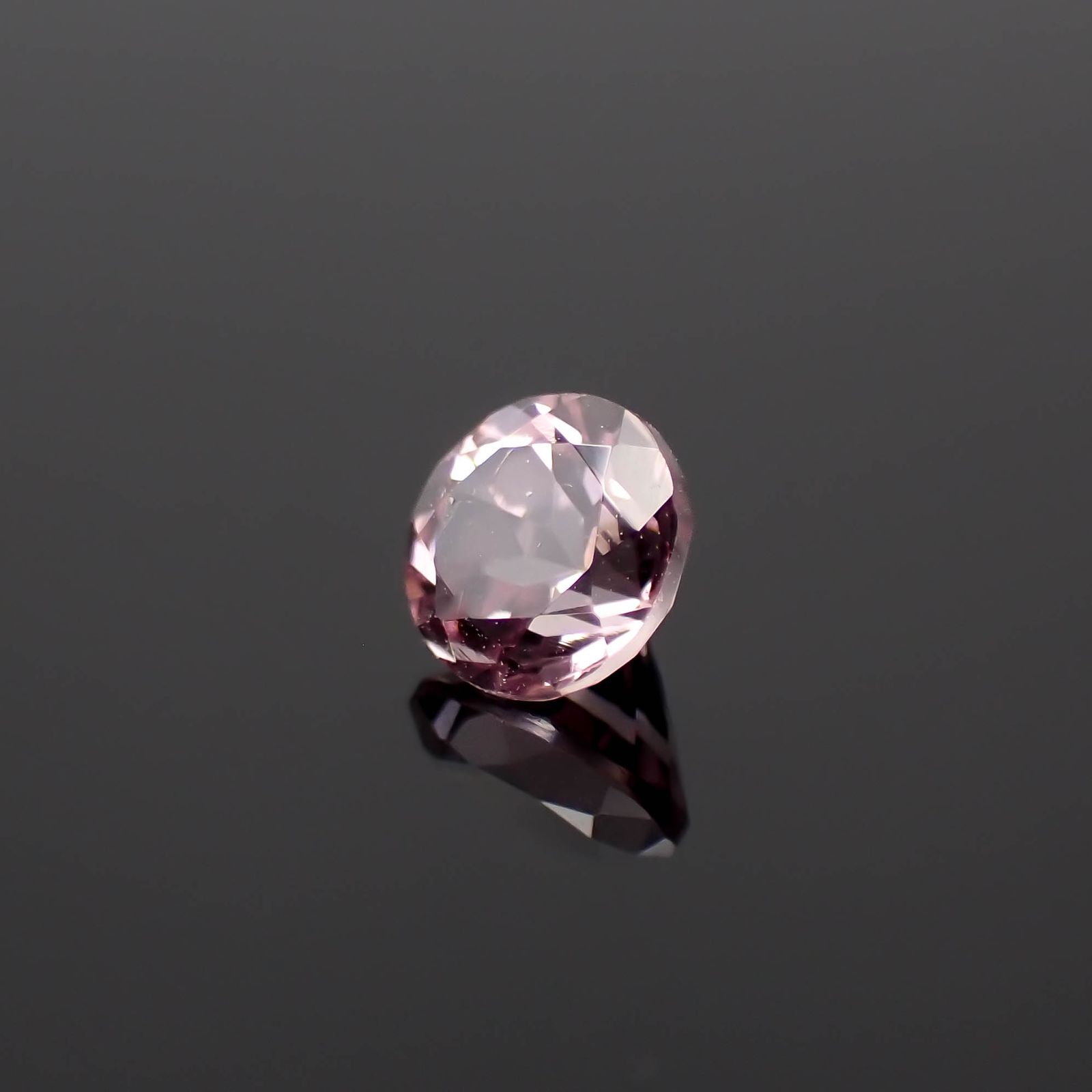 ドラゴンガーネット タンザニア産 0.48ct[230421459]4.4x4.4mm前後