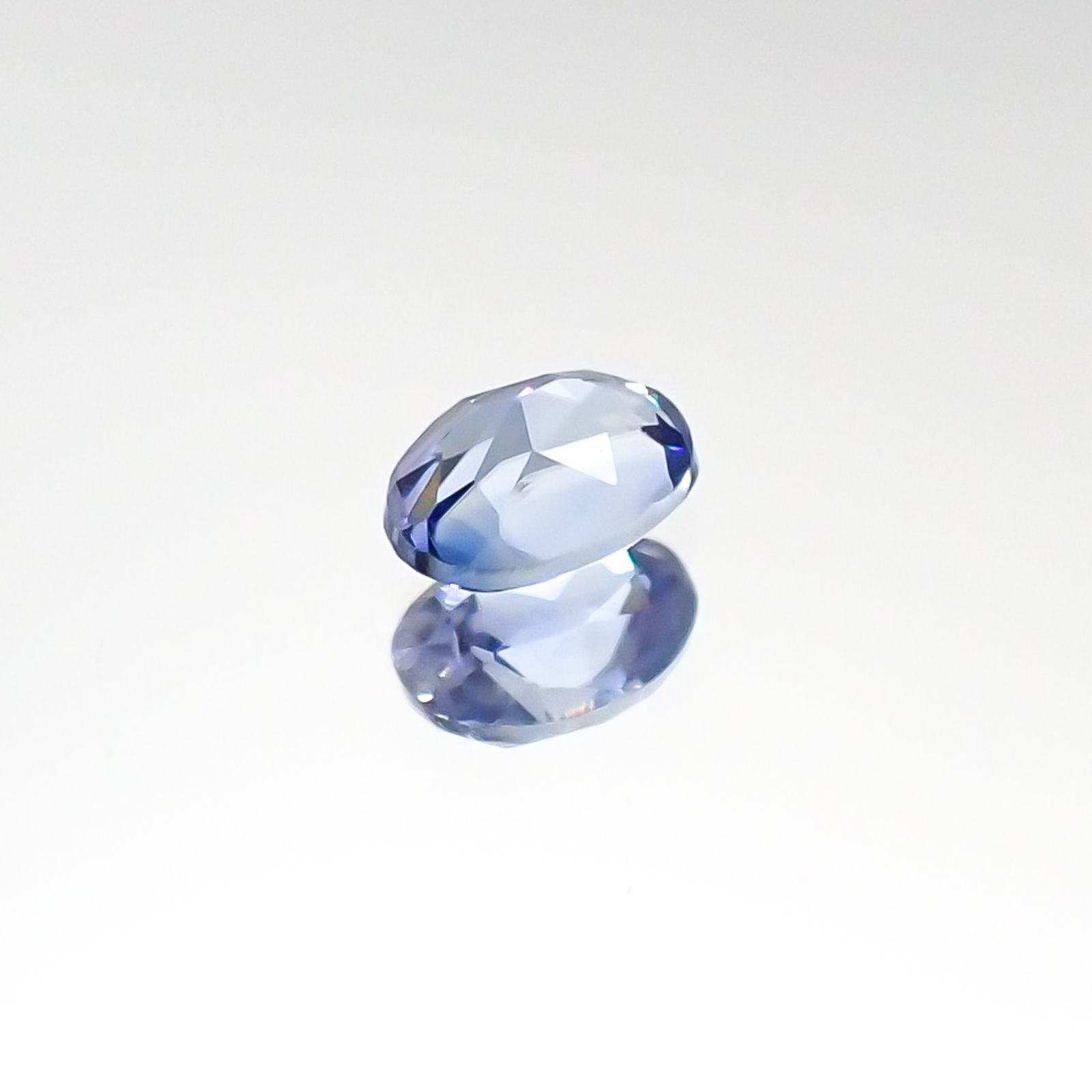 ベニトアイト(宝石名ベニトアイト)アメリカ・カリフォルニア州産 0.152ct ソ付(彩珠)[220817306]3.6x2.8mm前後