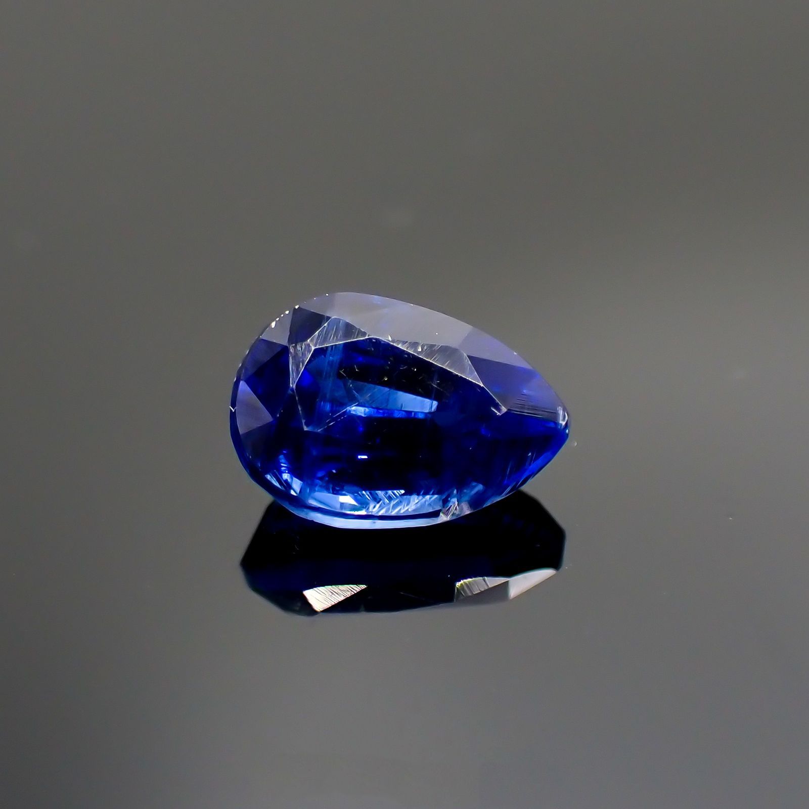 カイヤナイト(宝石名カイヤナイト)ネパール産 1.08ct 識別済[231023931]7.1x5mm前後