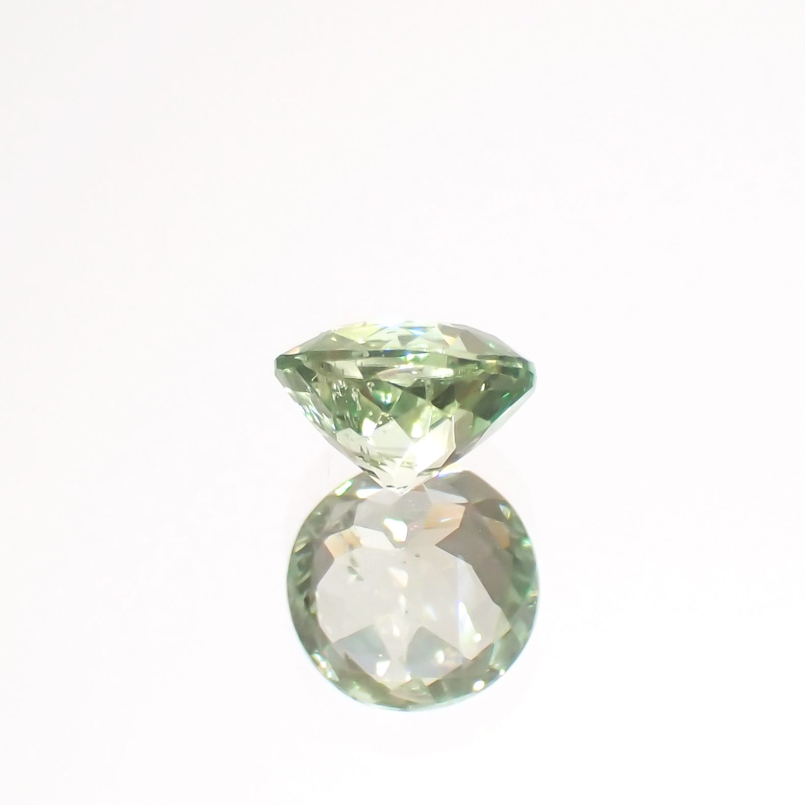 バナジウムコーネルピン(宝石名コーネルピン)タンザニア・タンガ州産 0.36ct 識別済[230521913]4.4x4.4mm前後
