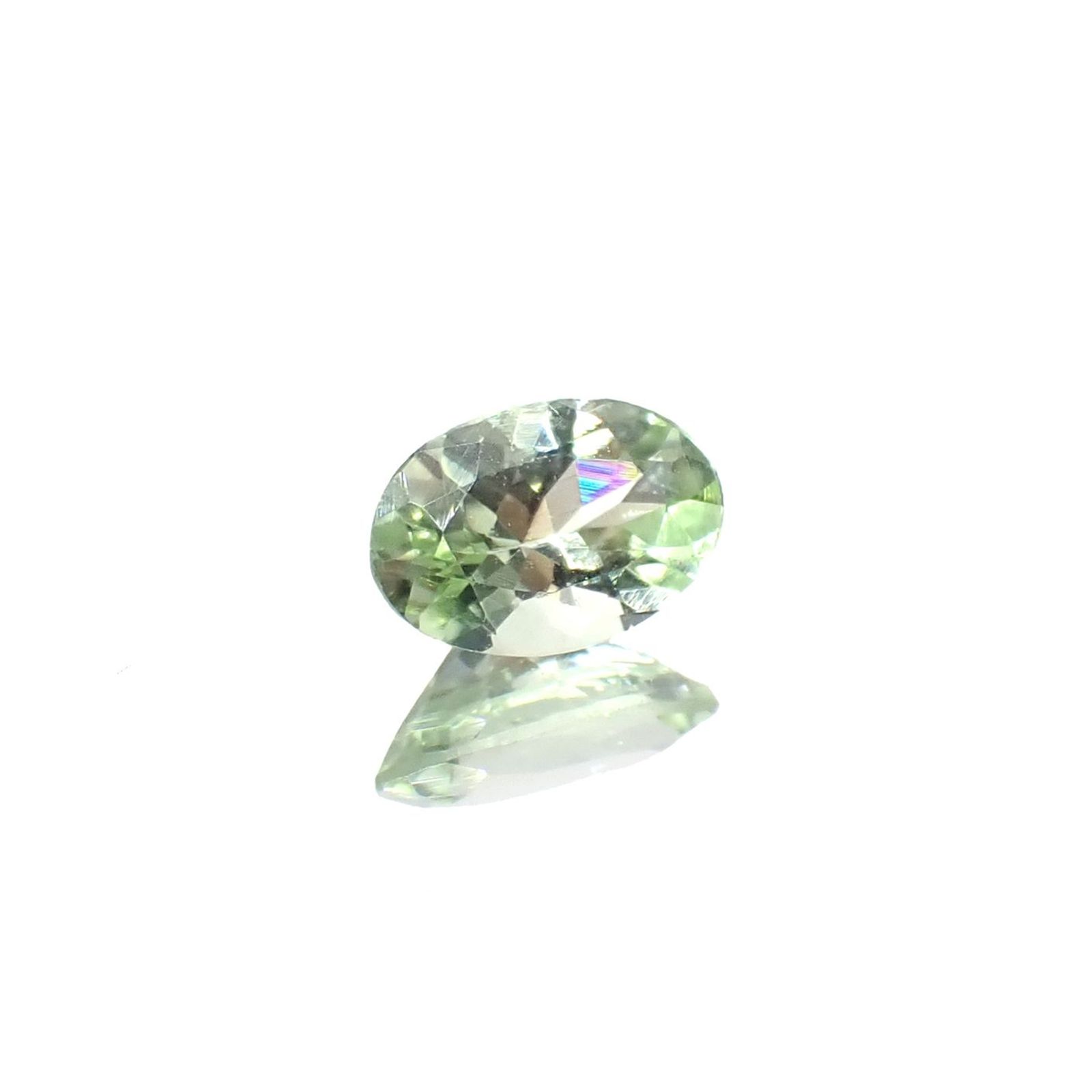 ミントペリドット パキスタン/ノルウェー産 0.41ct / 5.9x4mm前後 [250730639]