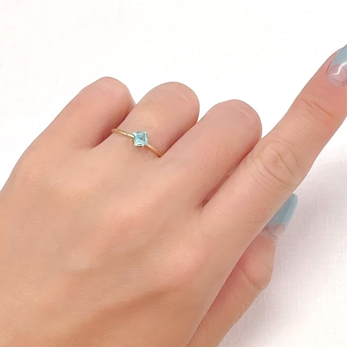 パライバトルマリン ブラジル・キントス鉱山産 0.35ct[240928723]4x3.9mm前後
