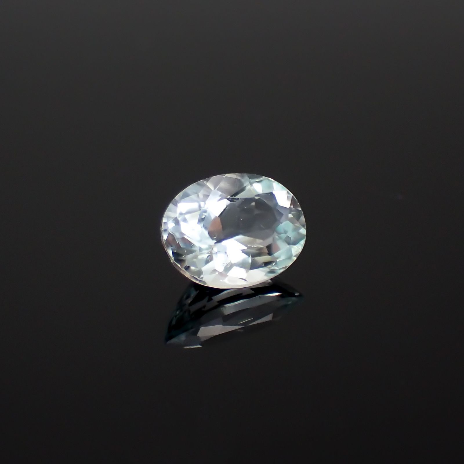 モンテブラサイト(宝石名モンテブラサイト)マダガスカル産 識別済 0.94ct / 7.4x5.5mm前後 [230120291]