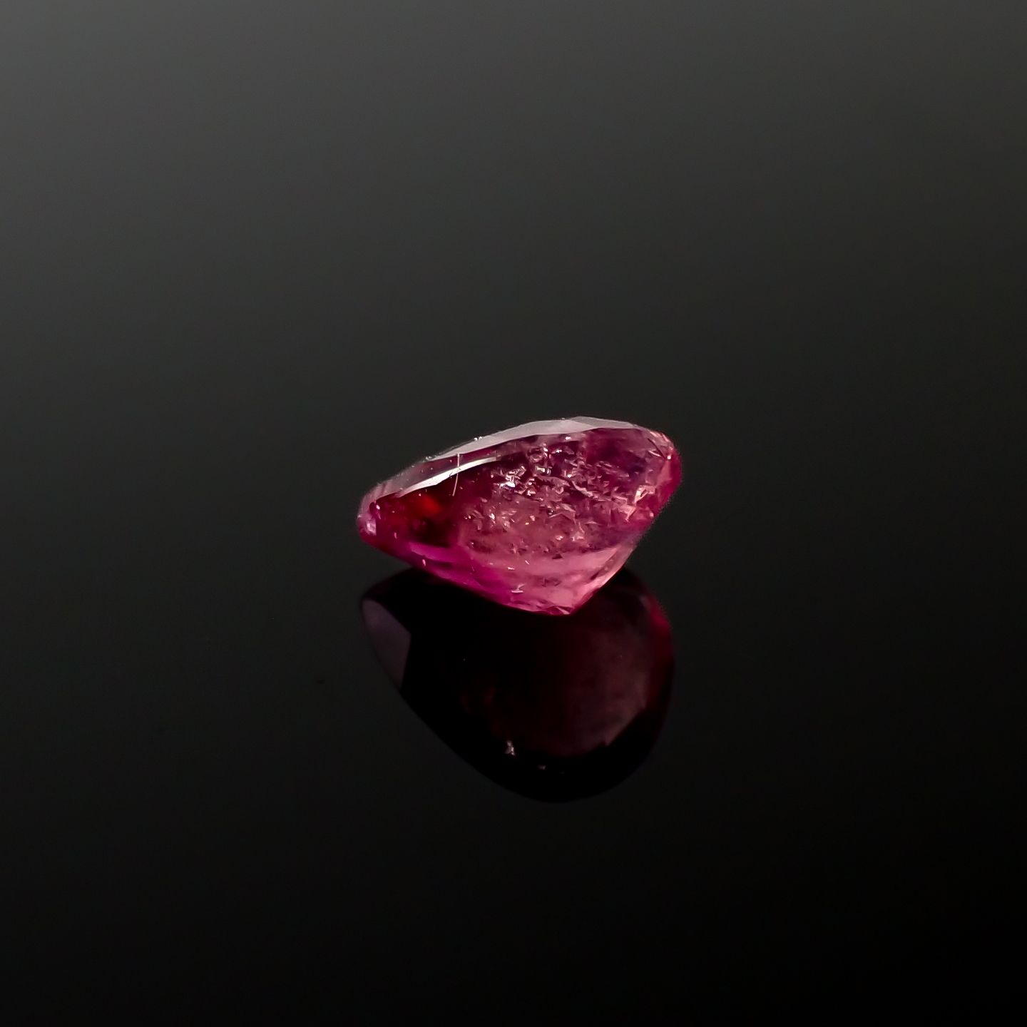 アメリカ ユタ州産　レッドベリル　原石　鉱物標本　天然石　宝石 ユタ州産 レッドベリル | 鉱物標本,ハ行,ベリル/緑柱石 | ほたる