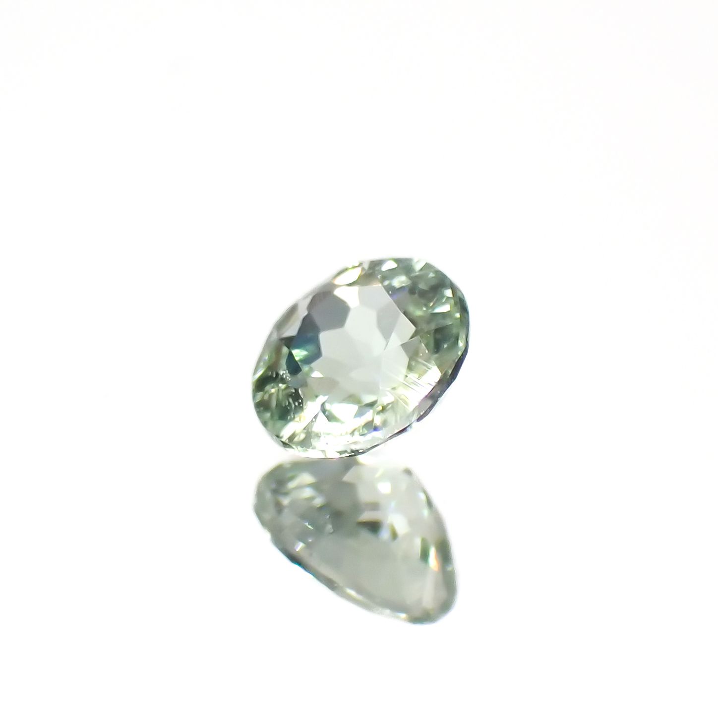 バナジウムコーネルピン(宝石名コーネルピン)タンザニア・タンガ州産 0.26ct 識別済[230320934]3.9x3.9mm前後
