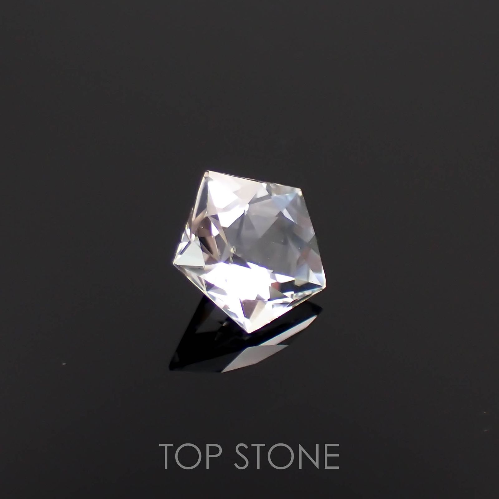 ◇ペンタゴンカット◇ゴッシェナイト(宝石名ゴッシェナイト)ブラジル産 0.86ct 識別済[221219397]6.5x6.9mm前後