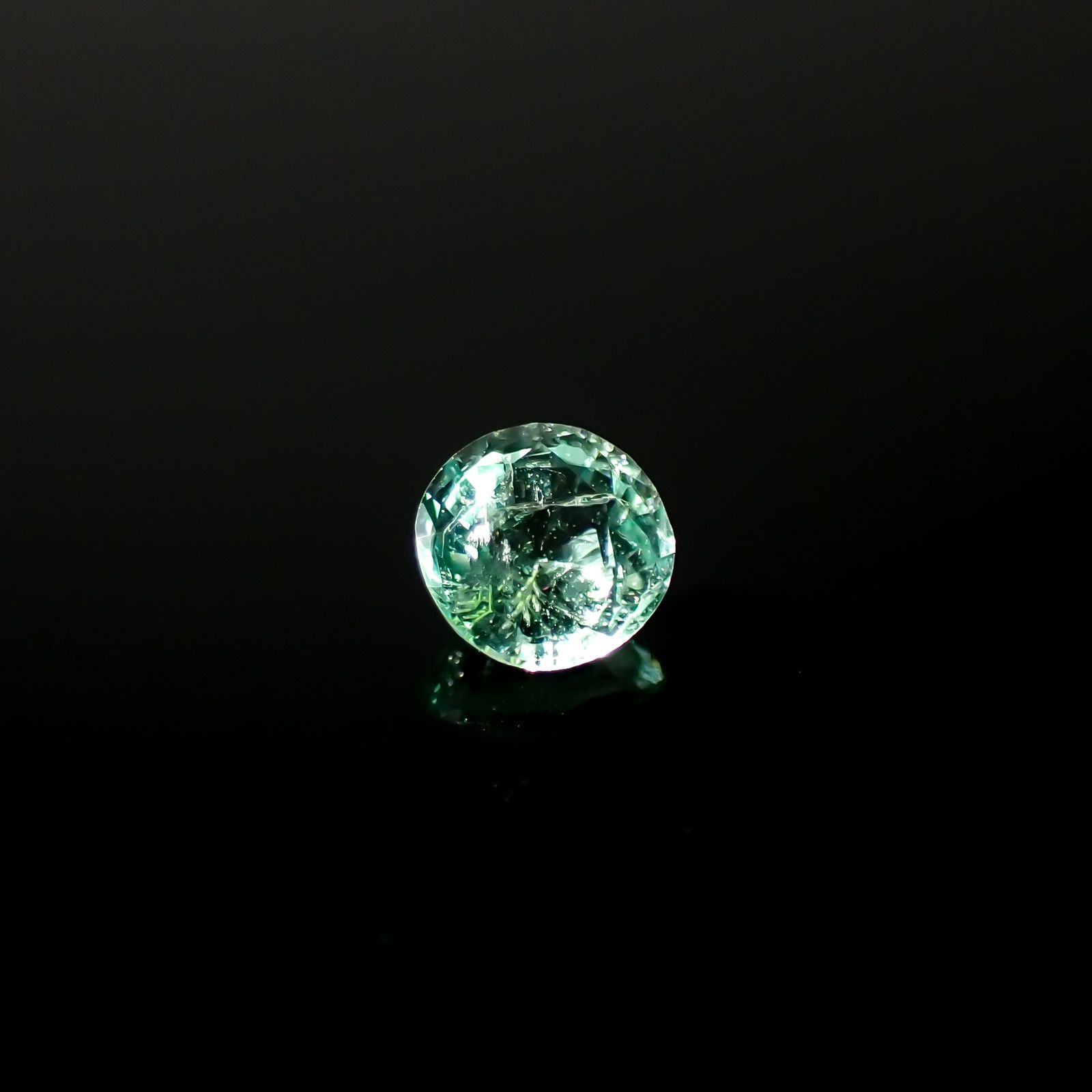 パステルカラーエメラルド コロンビア産 0.16ct[240225938]3.5x3.5mm前後