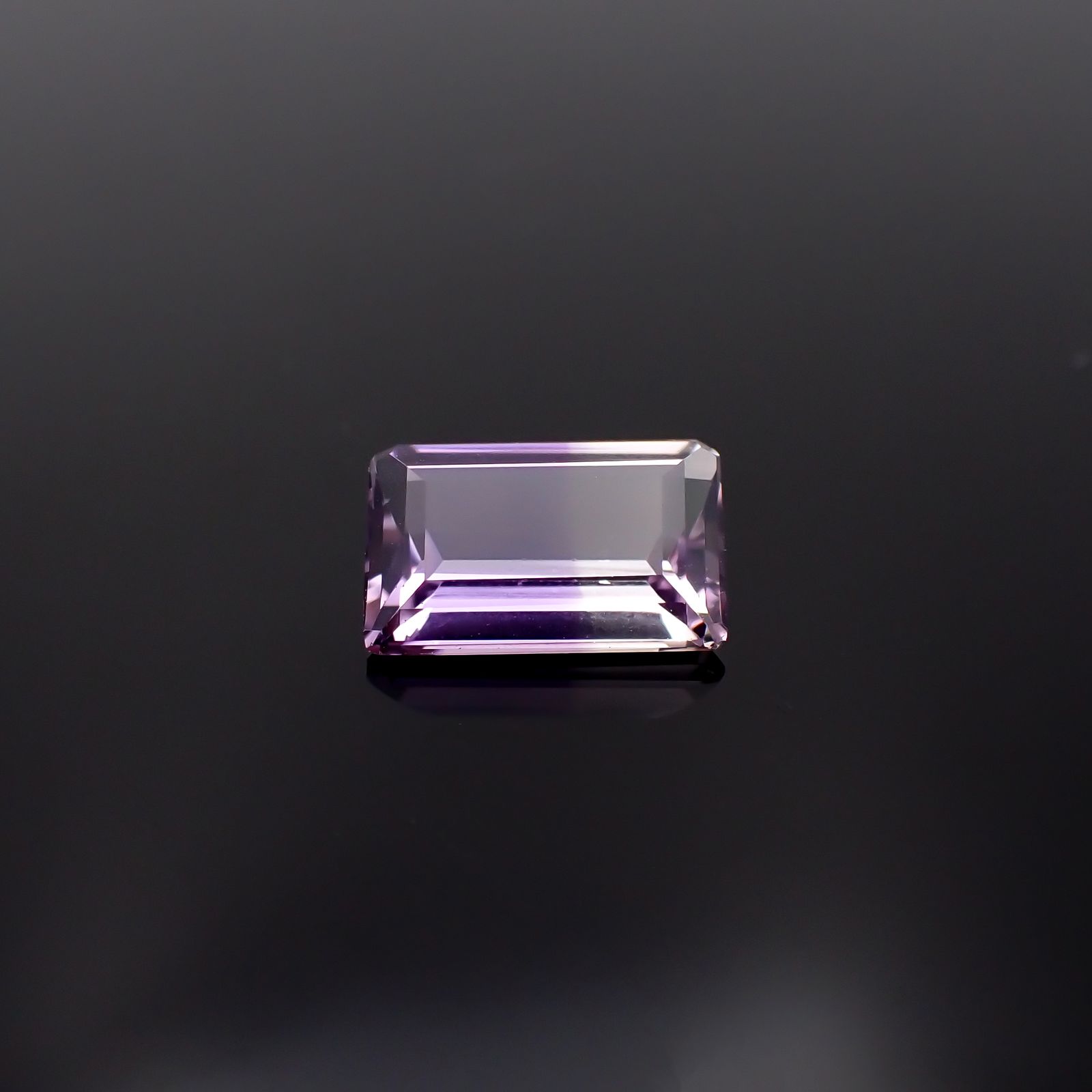 アワーグラスアメジスト(宝石名バイカラー・クォーツ)モロッコ産 1.80ct 識別済[231225097]9.9x6.2mm前後