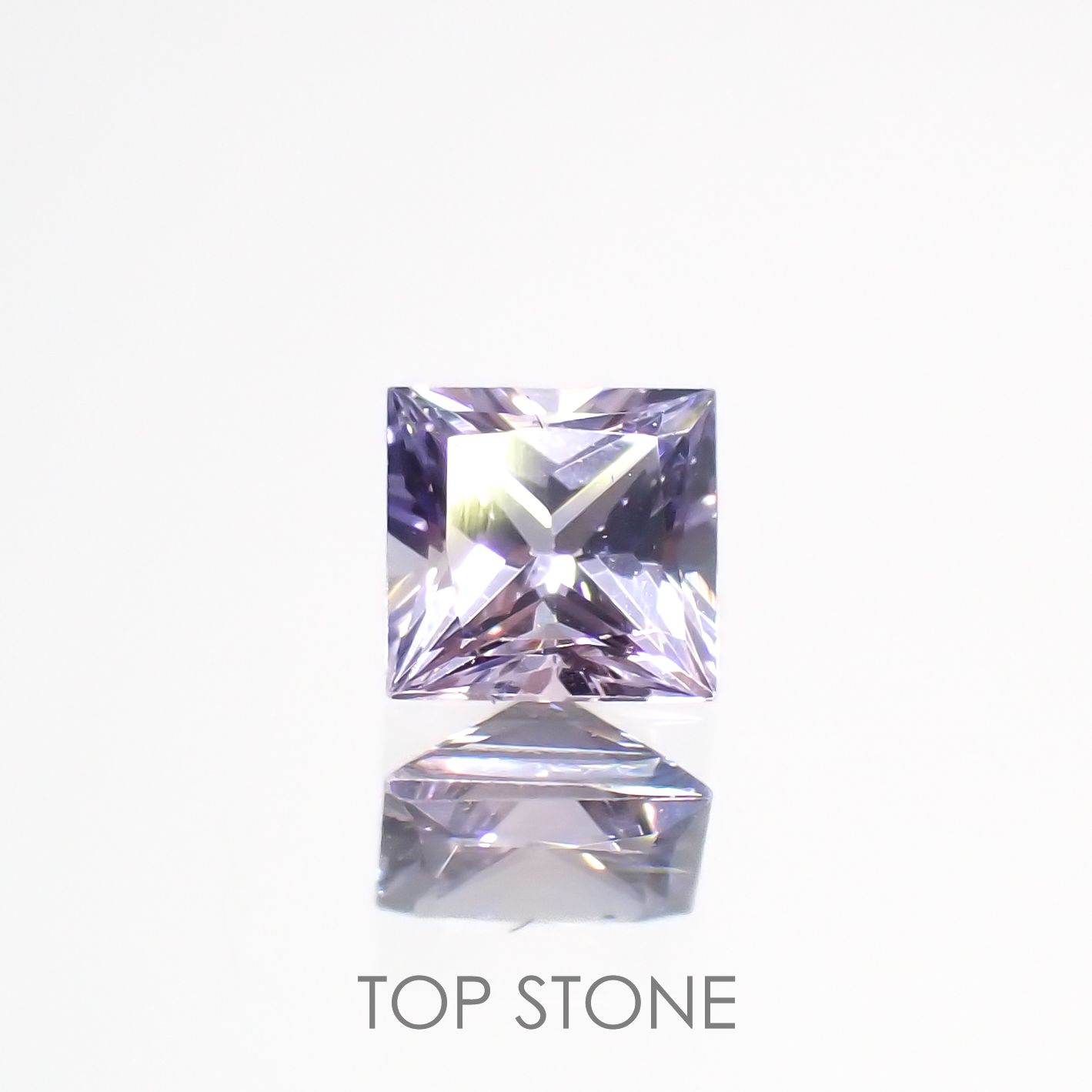 ◇プリンセスカット◇アイスラベンダーサファイア(宝石名サファイア)東アフリカ産 0.19ct 識別済[220817374]3.1x3mm前後