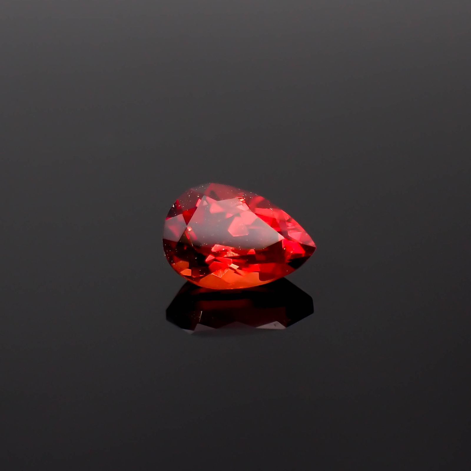 アンデシン(宝石名アンデシン/ラブラドライト)チベット産 0.63ct 識別済[240125608]6.9x4..7mm前後