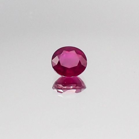 ルビー(宝石名ルビー)ミャンマー・モゴック産 0.86ct 識別済[220717098]5.7x5.2mm前後
