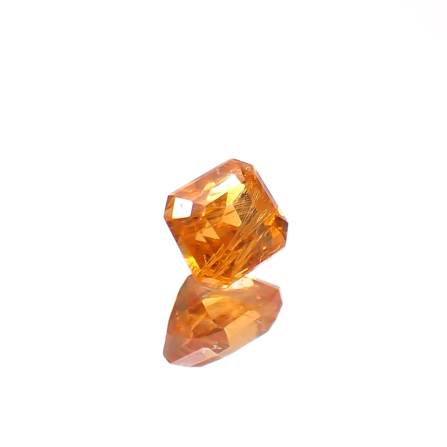 マンダリンガーネット マダガスカル産 0.27ct[240628223]3.4x2.9mm前後
