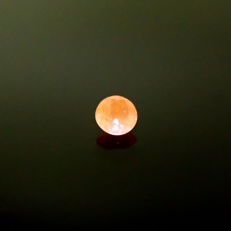 長波365(ライト)の照射で蛍光