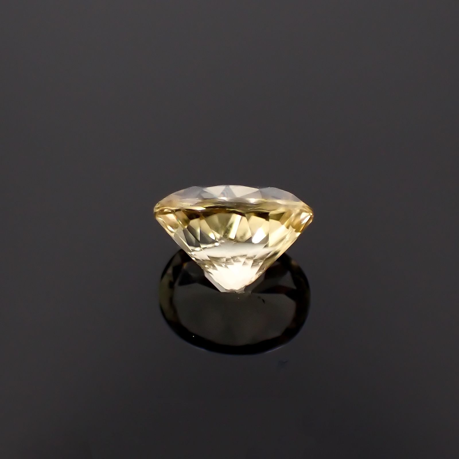 シンハライト(宝石名シンハライト)スリランカ産 識別済 1.69ct / 7.9x6.2mm前後 [260419703]