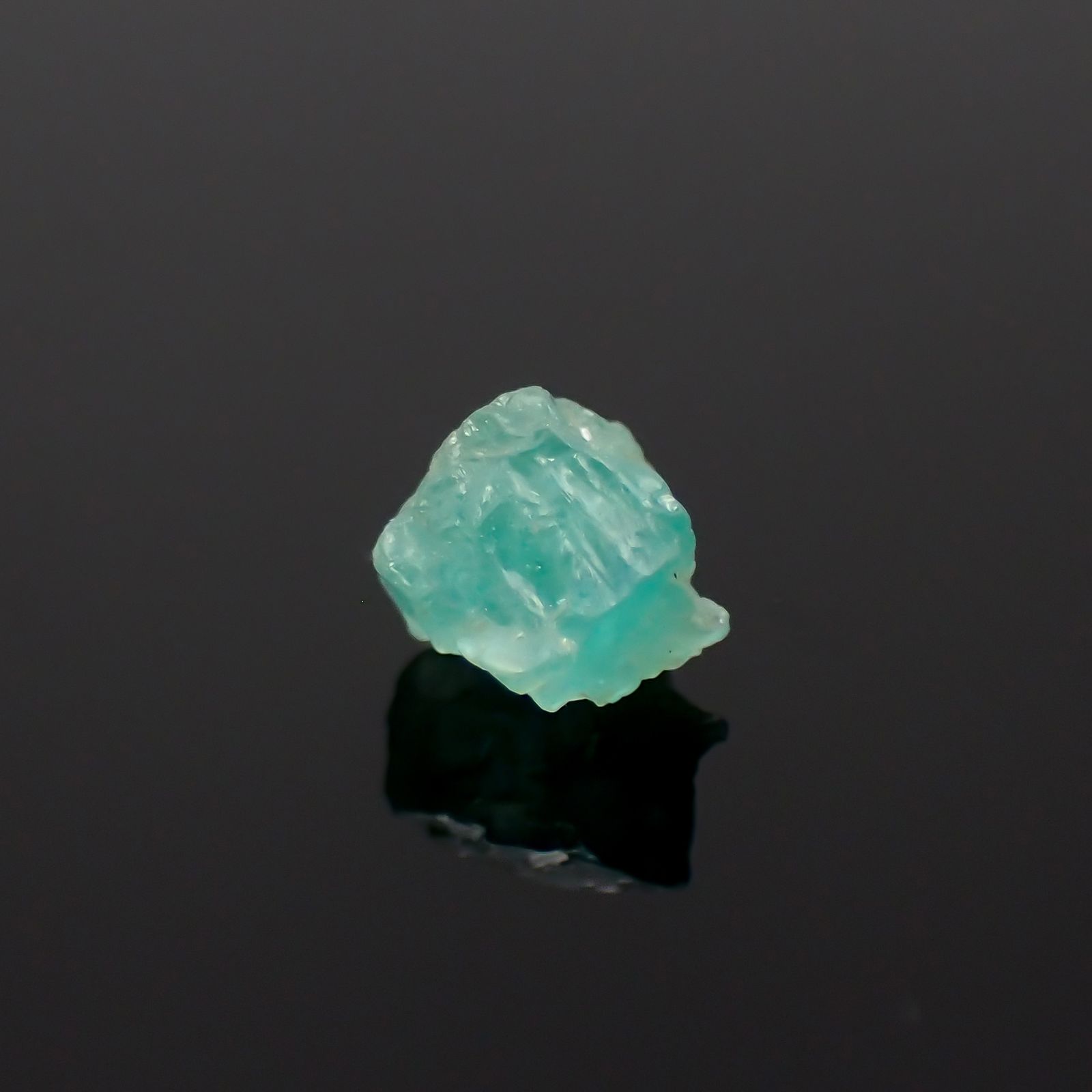 パライバトルマリン 原石 ブラジル・パライバ州バターリャ鉱山産 0.52ct[230522136]4.1x3.7mm前後